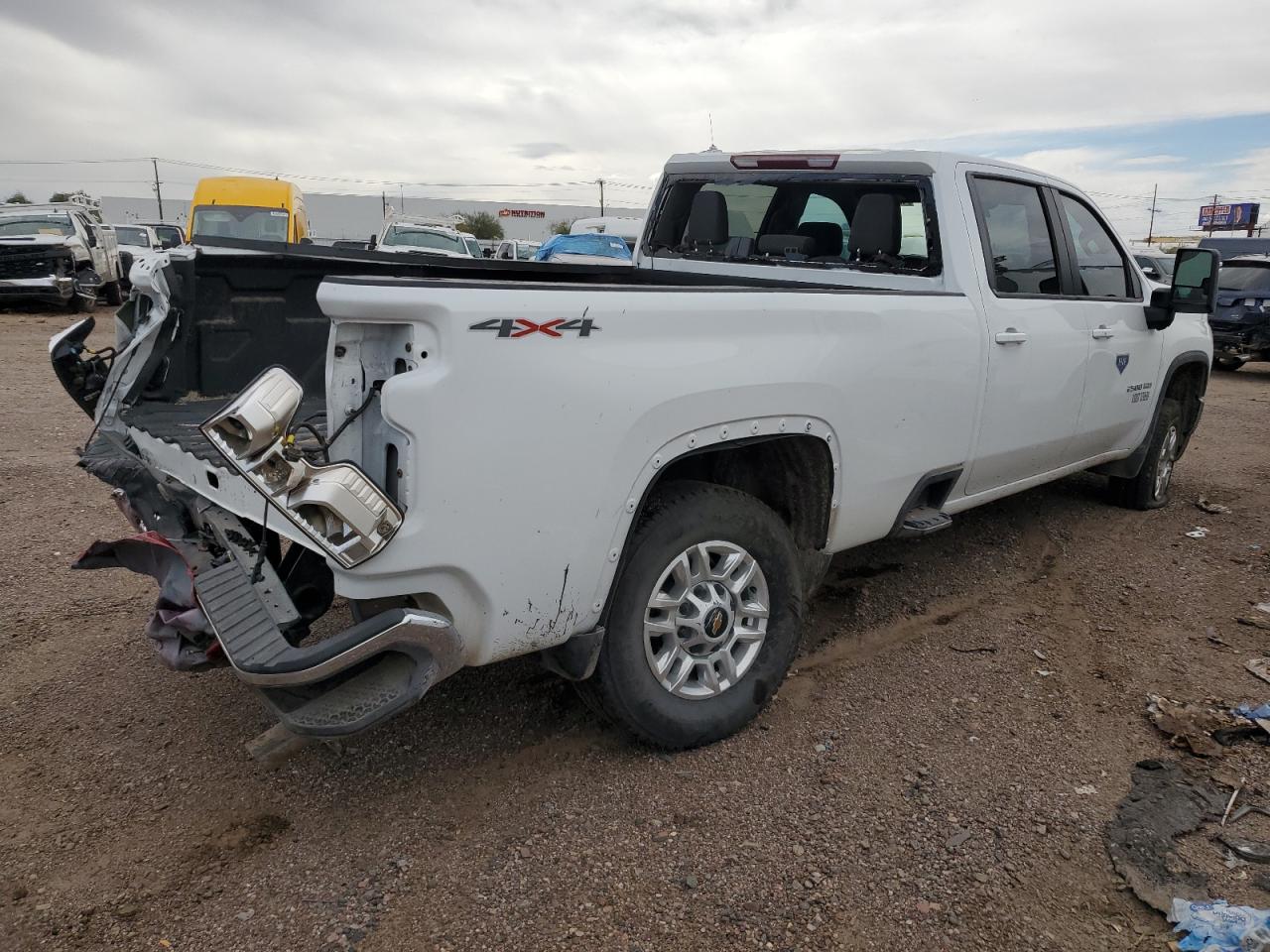 Photo 2 VIN: 1GC1YNE78PF159114 - CHEVROLET SILVERADO 