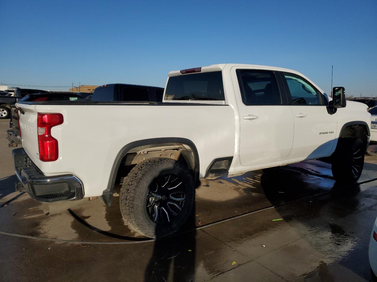 Photo 3 VIN: 1GC1YNEY8LF306924 - CHEVROLET SILVERADO 