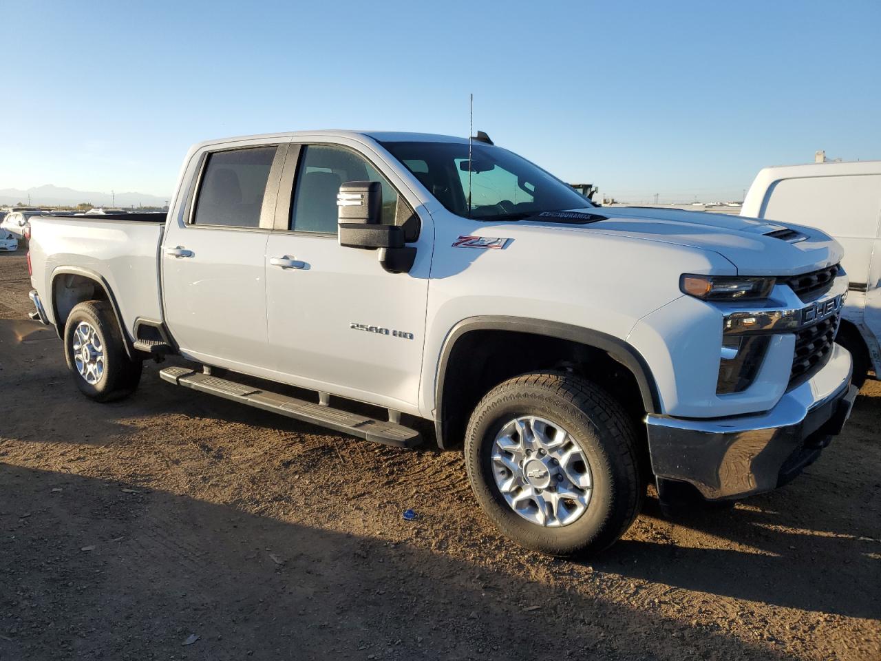 Photo 3 VIN: 1GC1YNEY8LF308995 - CHEVROLET SILVERADO 