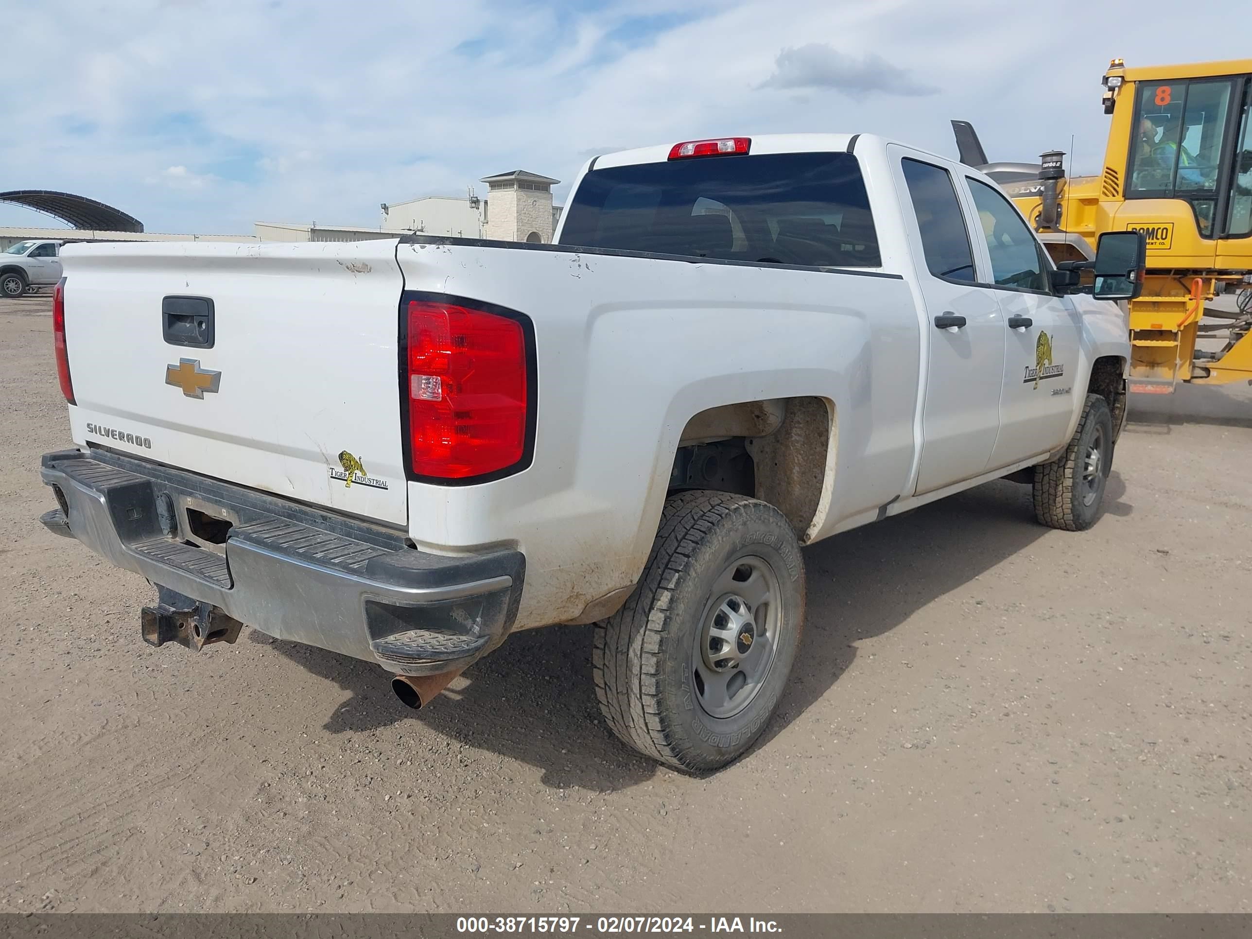 Photo 3 VIN: 1GC2CUEG2JZ242069 - CHEVROLET SILVERADO 