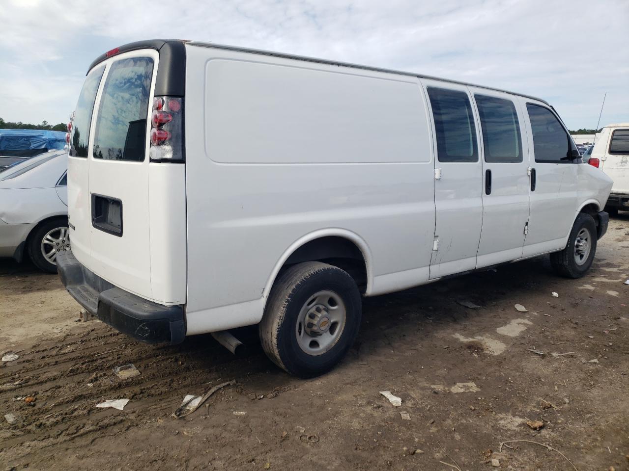 Photo 2 VIN: 1GC2GUBG8A1111462 - CHEVROLET EXPRESS 