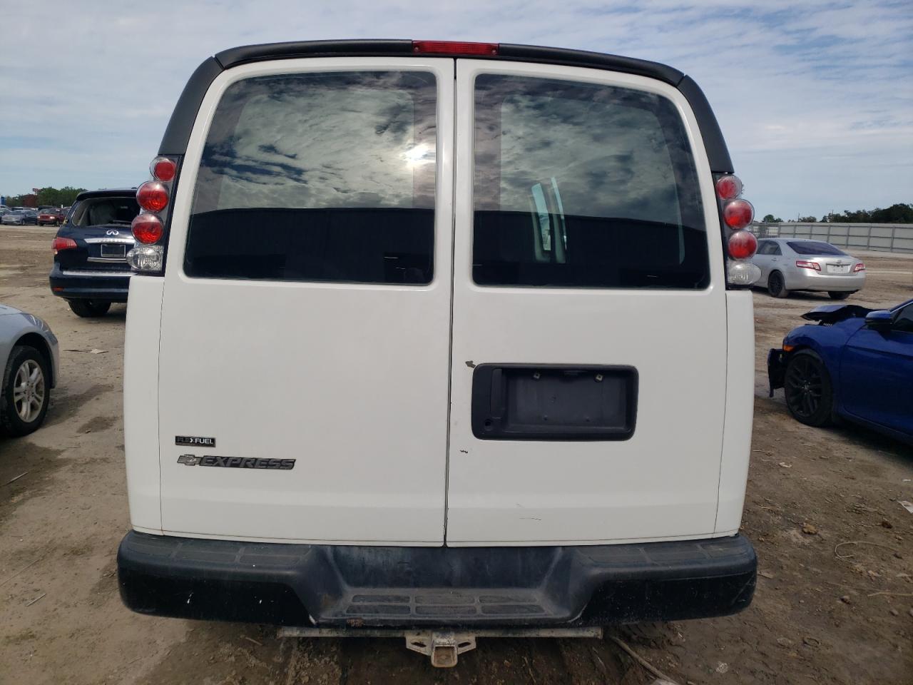 Photo 5 VIN: 1GC2GUBG8A1111462 - CHEVROLET EXPRESS 