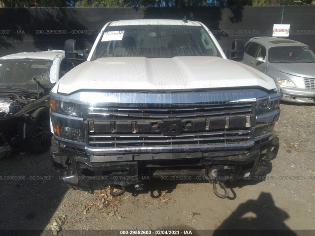 Photo 5 VIN: 1GC2KUEG0JZ182327 - CHEVROLET SILVERADO 2500HD 