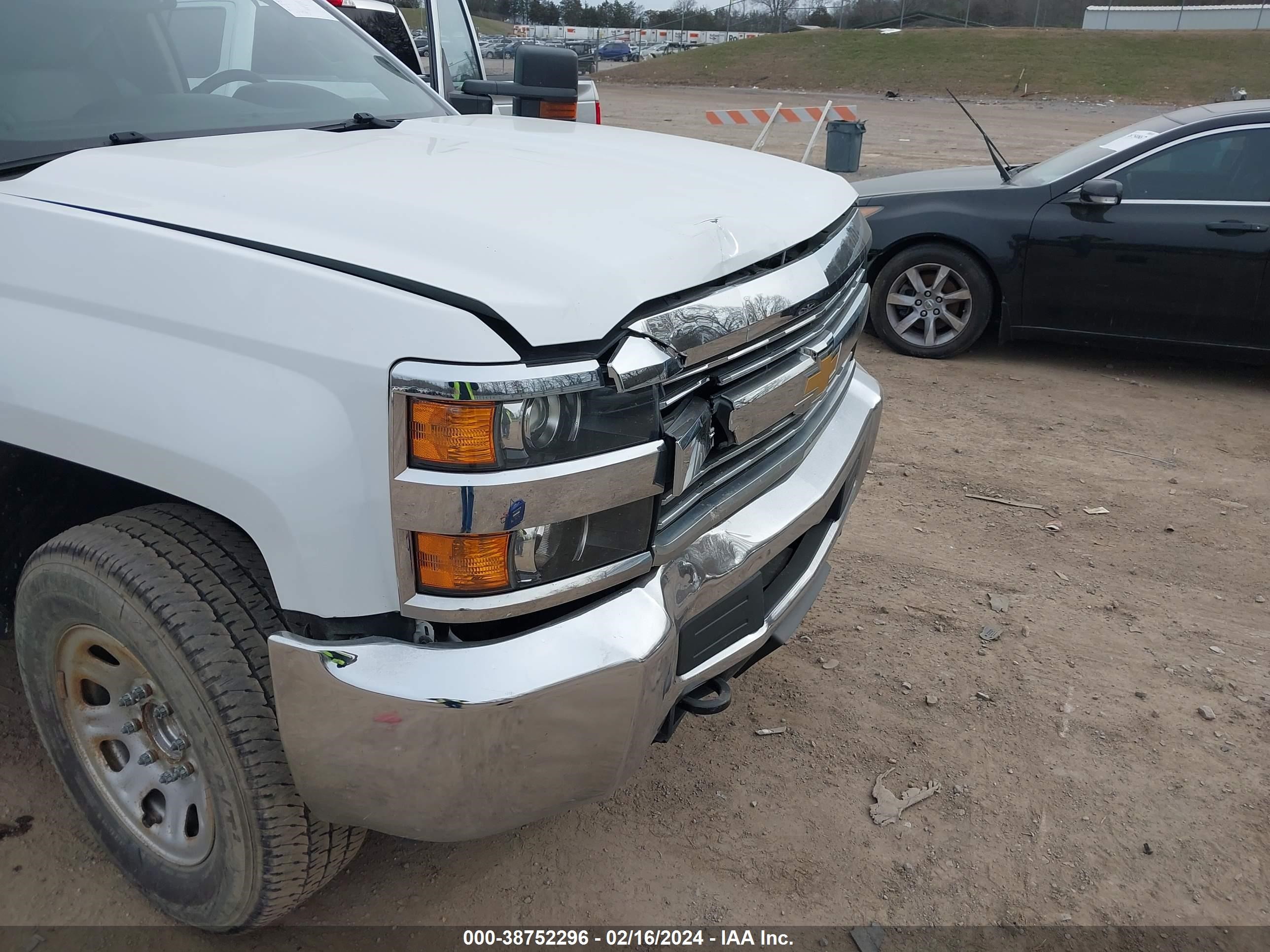 Photo 11 VIN: 1GC2KUEG2JZ186704 - CHEVROLET SILVERADO 