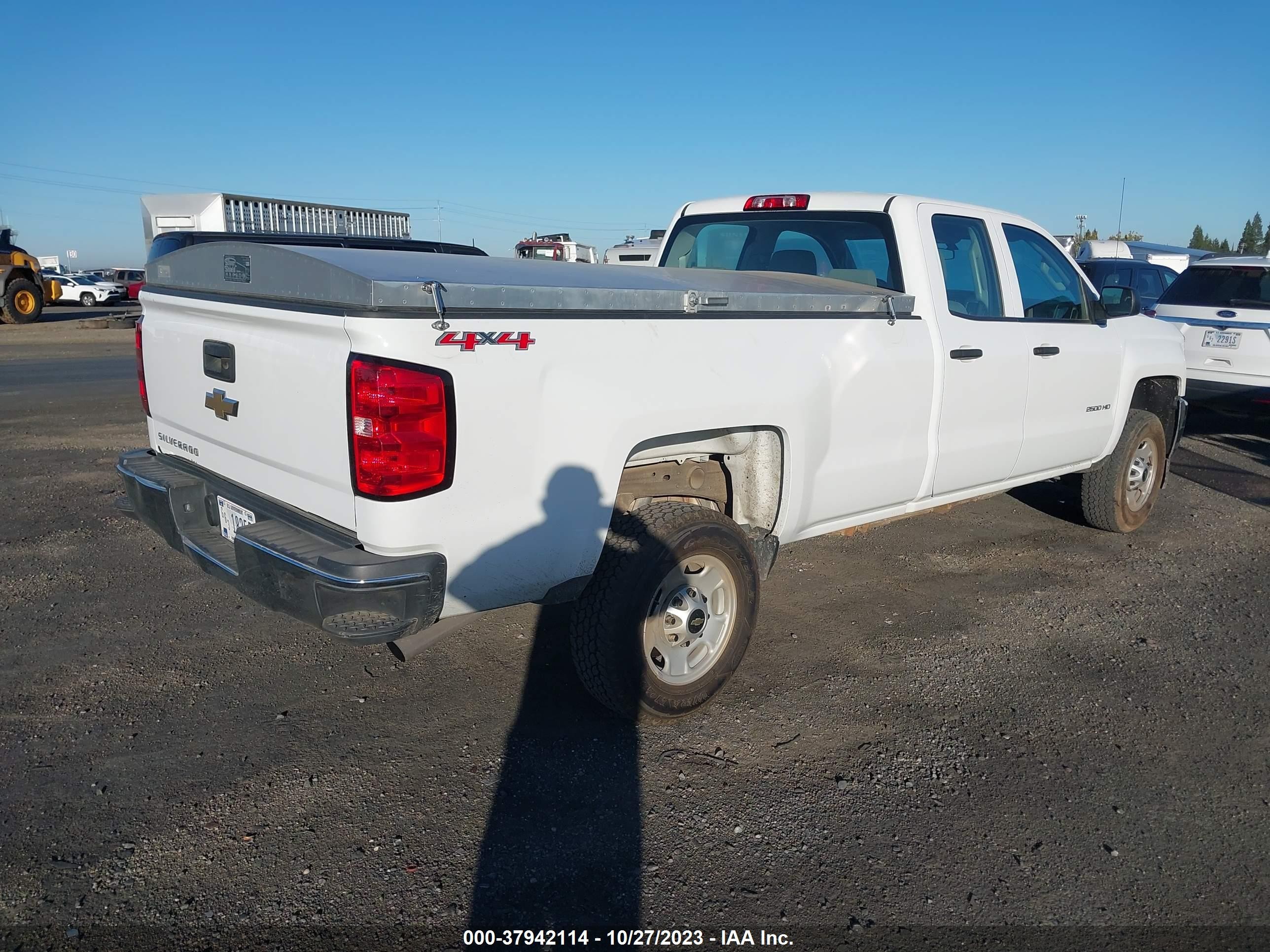 Photo 3 VIN: 1GC2KUEG3FZ540530 - CHEVROLET SILVERADO 