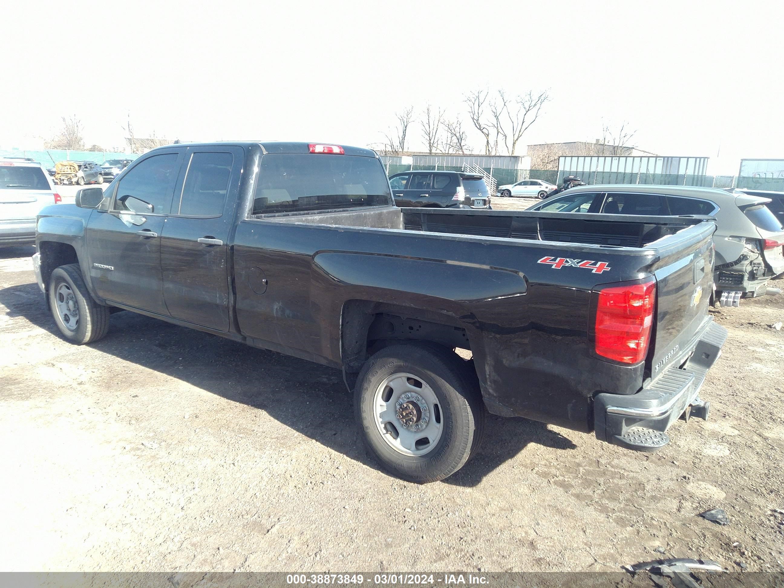 Photo 2 VIN: 1GC2KUEG6HZ212389 - CHEVROLET SILVERADO 