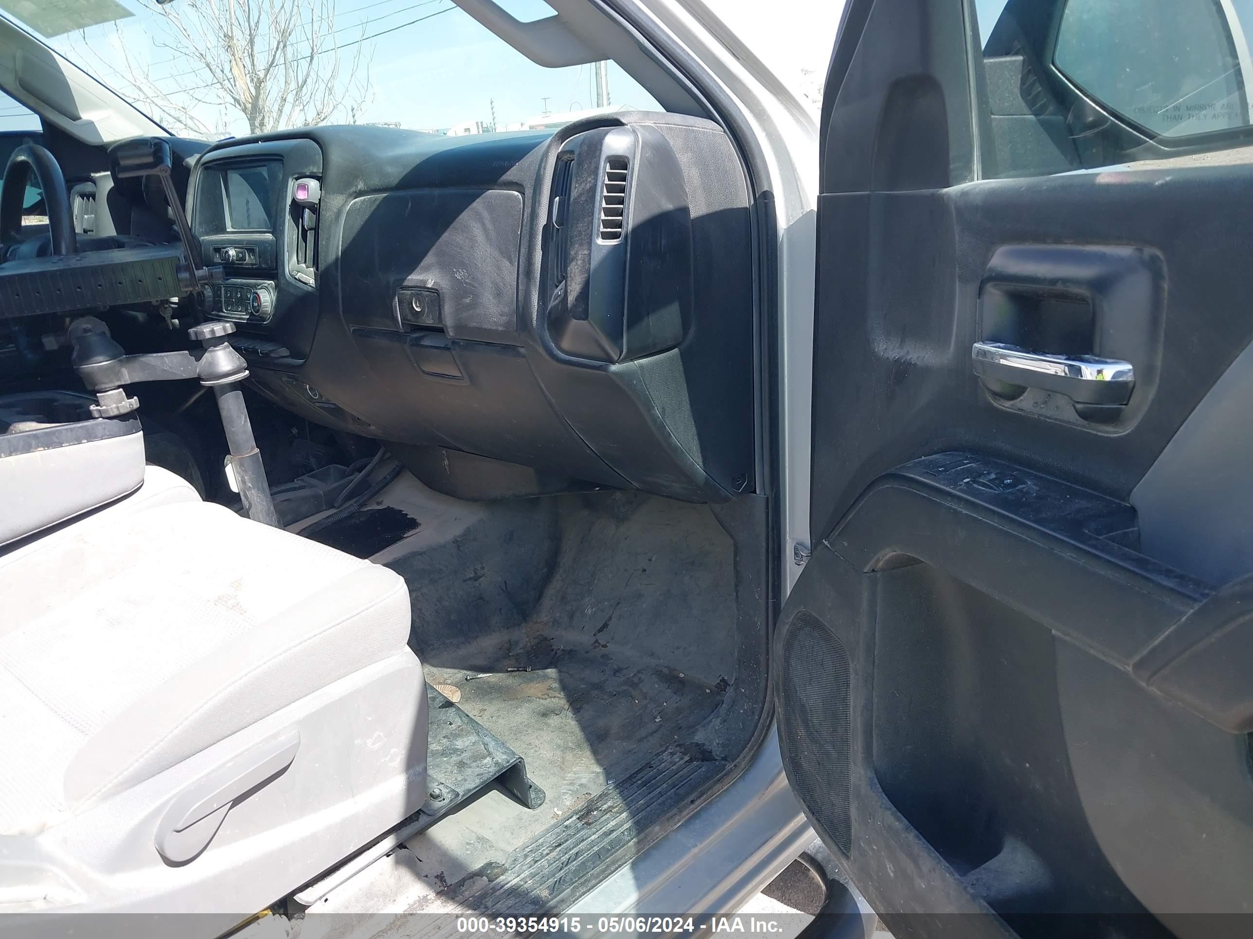 Photo 4 VIN: 1GC2KUEGXHZ359394 - CHEVROLET SILVERADO 