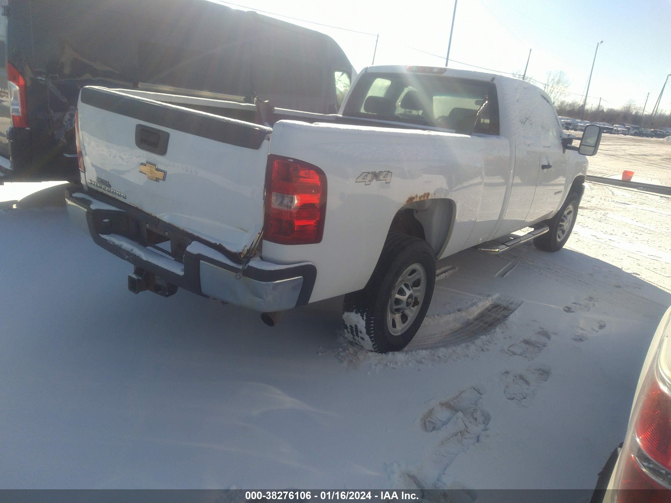 Photo 3 VIN: 1GC2KVCG1CZ334367 - CHEVROLET SILVERADO 