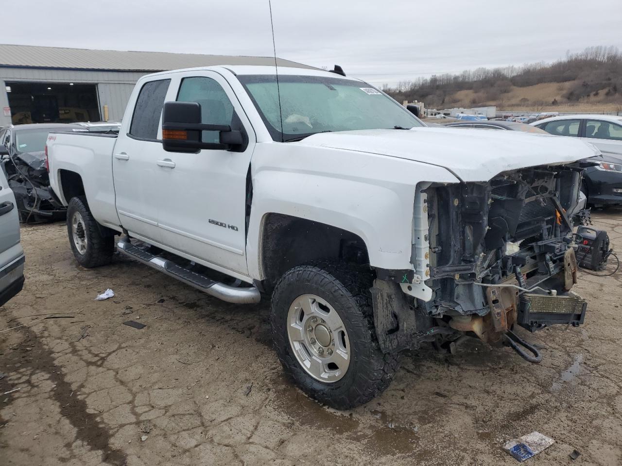 Photo 3 VIN: 1GC2KVEG8HZ359271 - CHEVROLET SILVERADO 