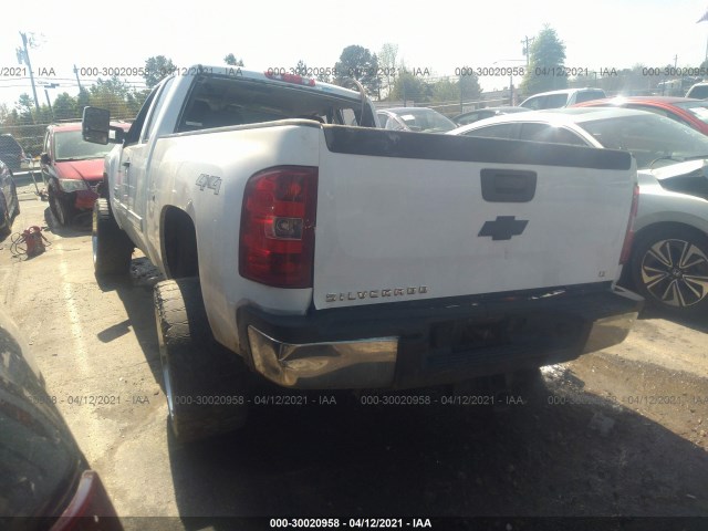 Photo 2 VIN: 1GC2KXC82BZ212250 - CHEVROLET SILVERADO 2500HD 