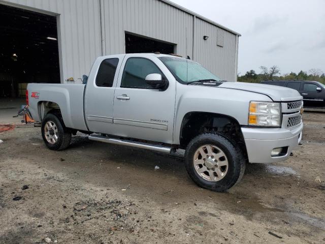 Photo 3 VIN: 1GC2KXC82CZ207499 - CHEVROLET SILVERADO 