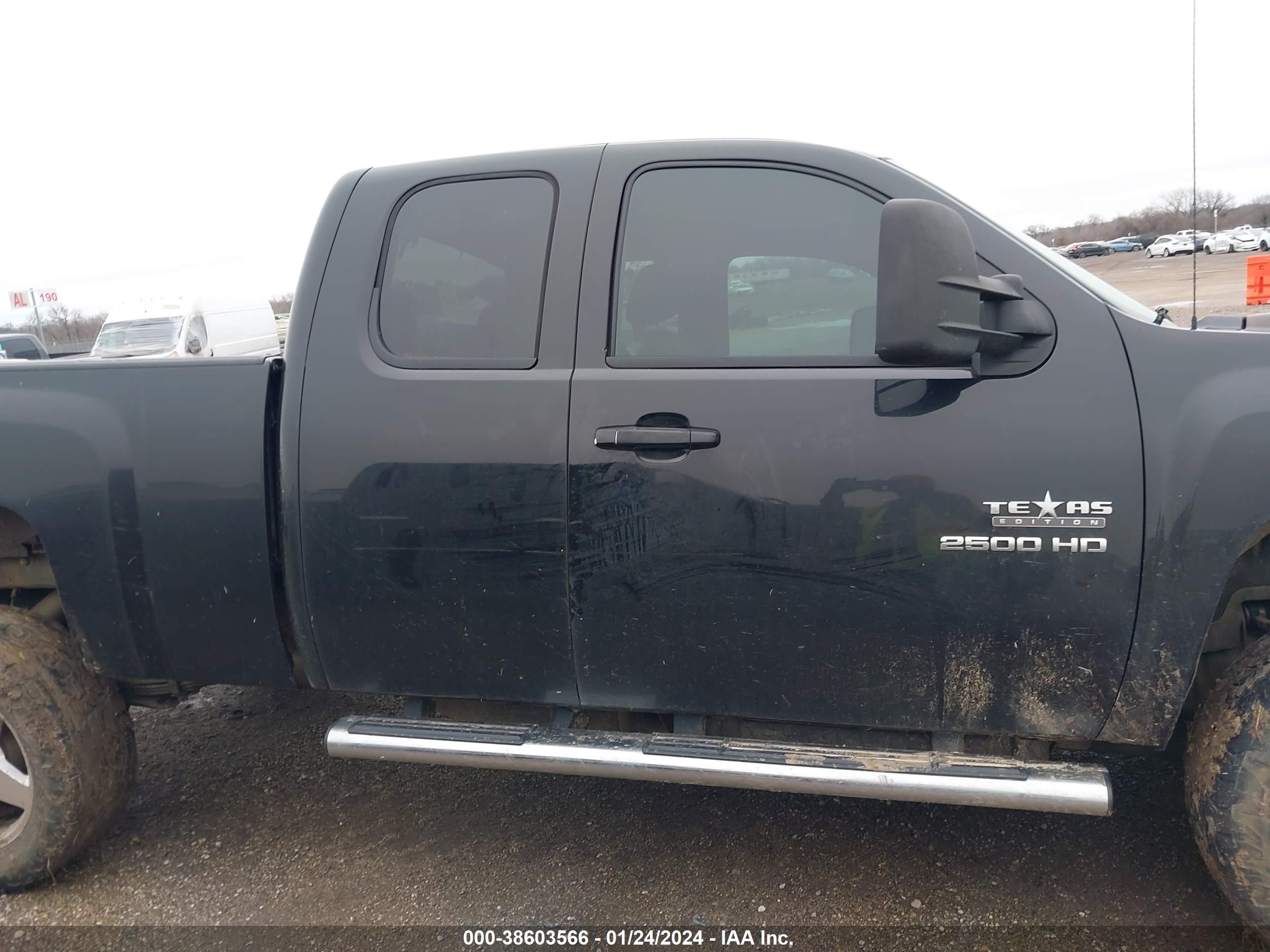 Photo 13 VIN: 1GC2KXC87DZ225546 - CHEVROLET SILVERADO 