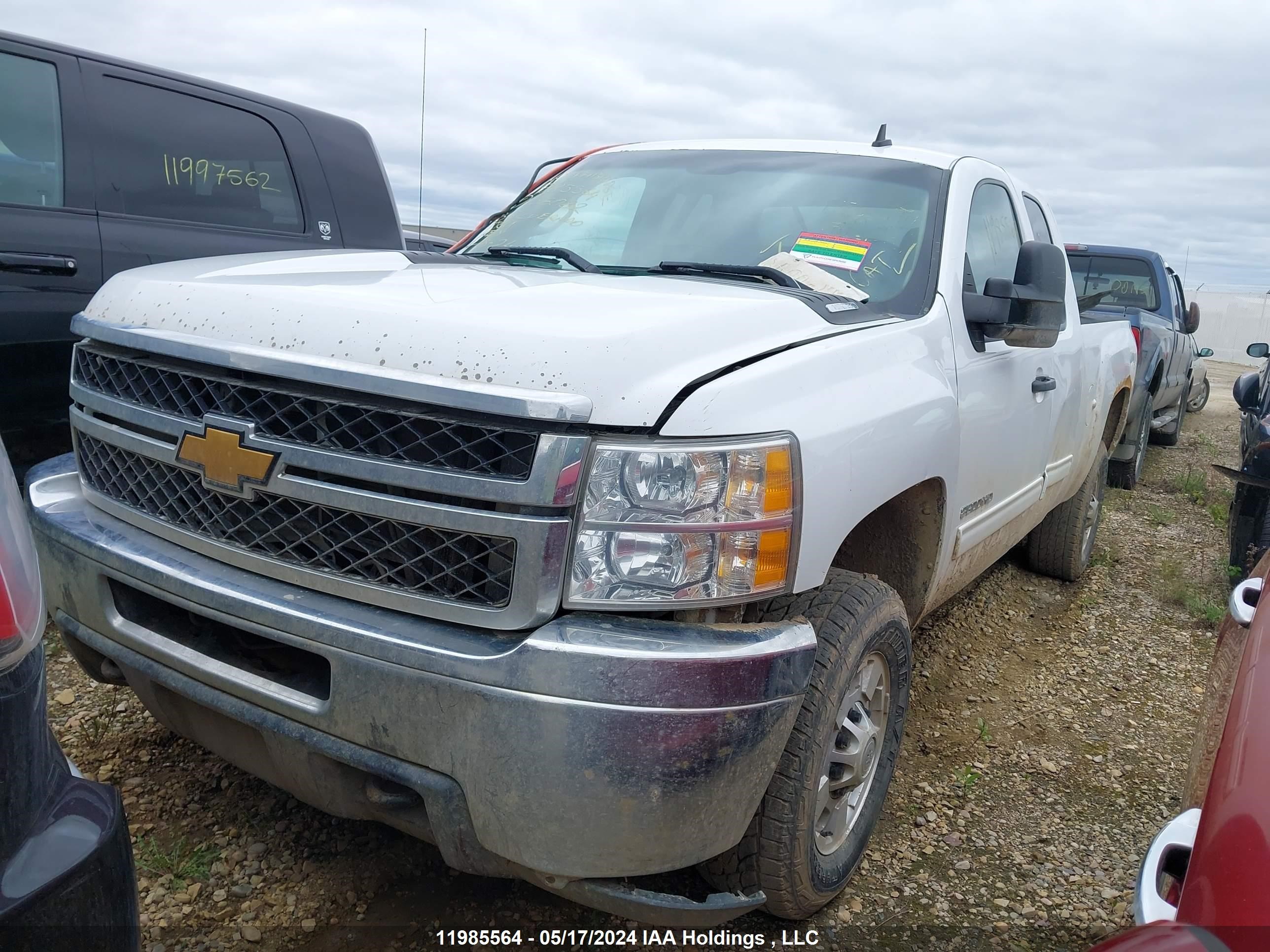 Photo 1 VIN: 1GC2KXCG7DZ136082 - CHEVROLET SILVERADO 