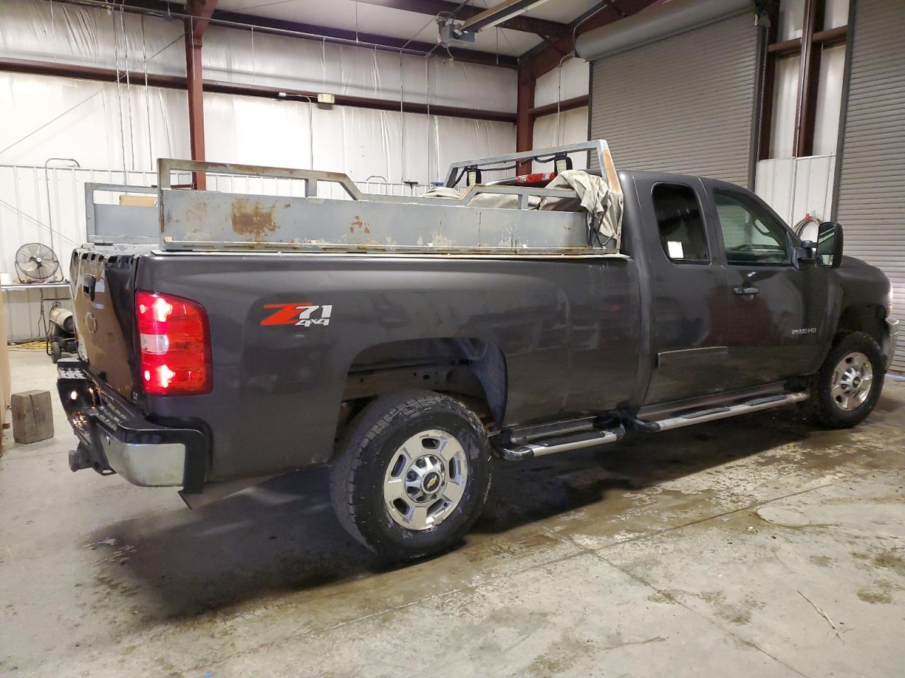 Photo 2 VIN: 1GC2KXEG8BZ292593 - CHEVROLET SILVERADO 