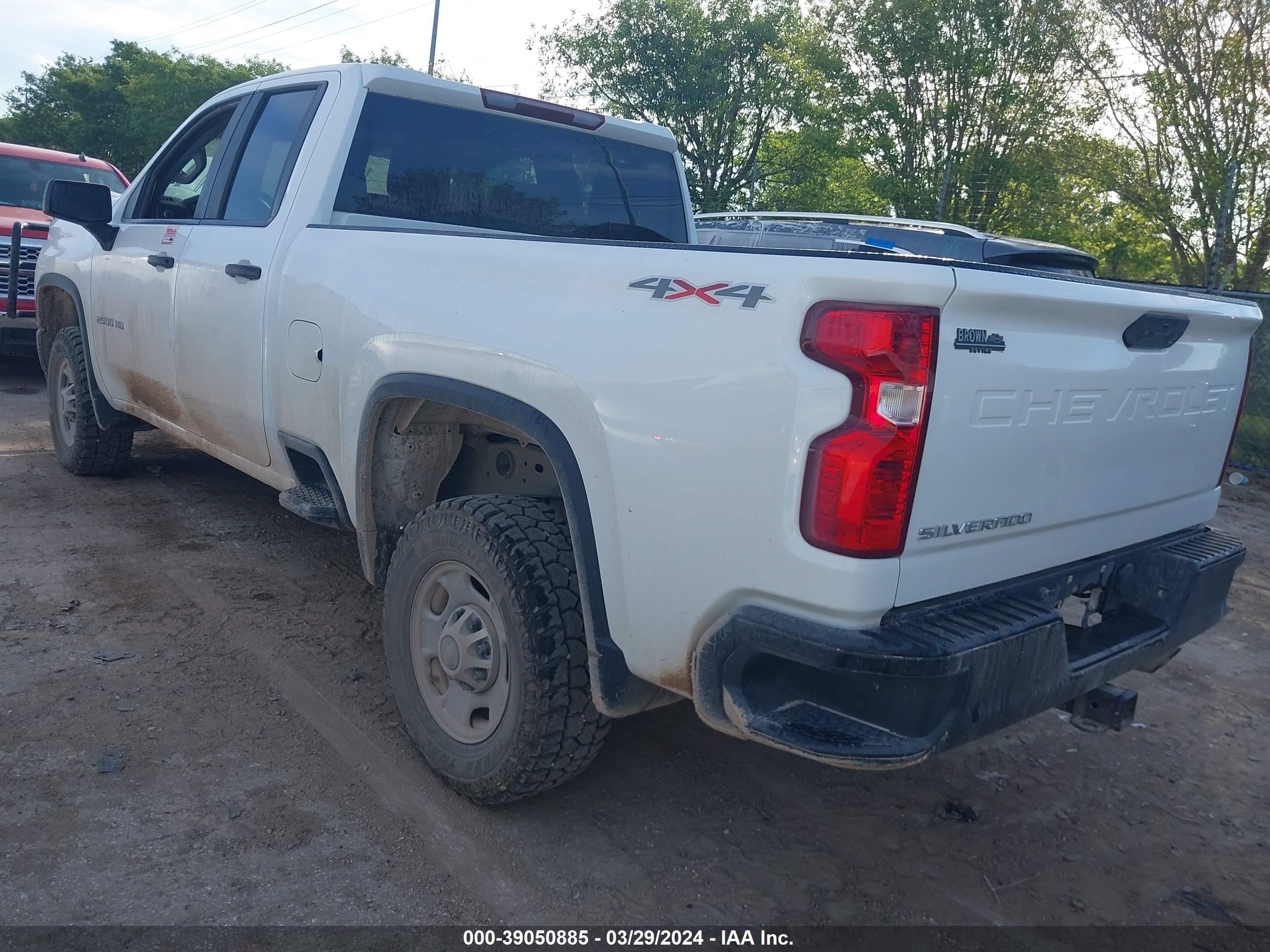 Photo 2 VIN: 1GC2YLE74MF199324 - CHEVROLET SILVERADO 