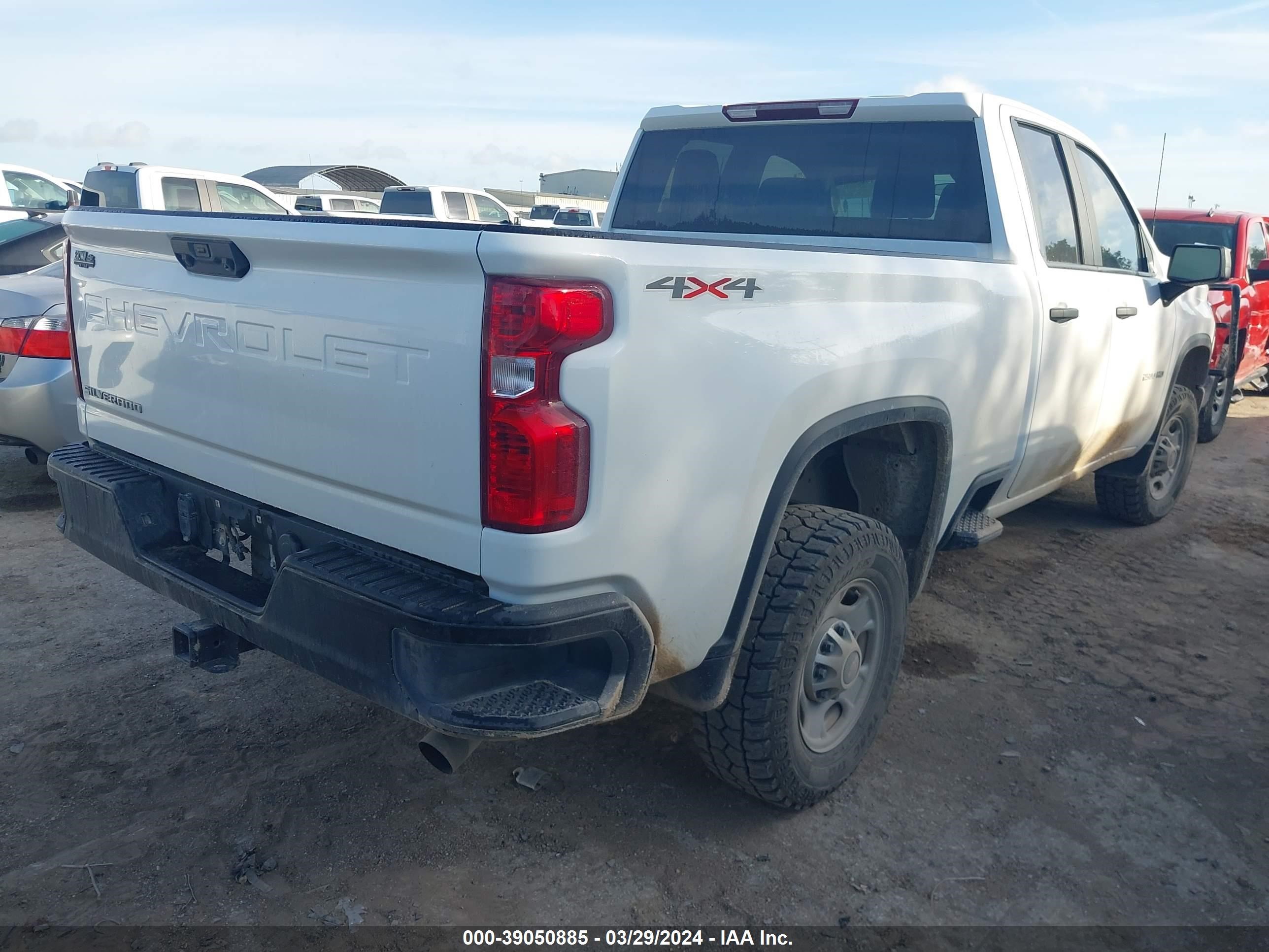 Photo 3 VIN: 1GC2YLE74MF199324 - CHEVROLET SILVERADO 