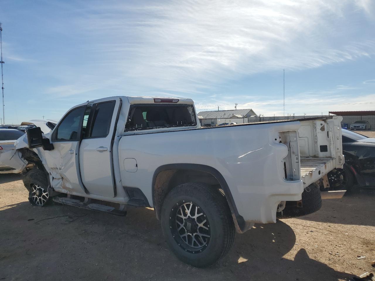 Photo 1 VIN: 1GC2YNE74NF121459 - CHEVROLET SILVERADO 