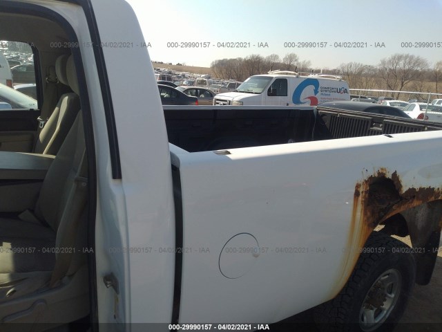 Photo 7 VIN: 1GC3KXBG7AF124453 - CHEVROLET SILVERADO 2500HD 