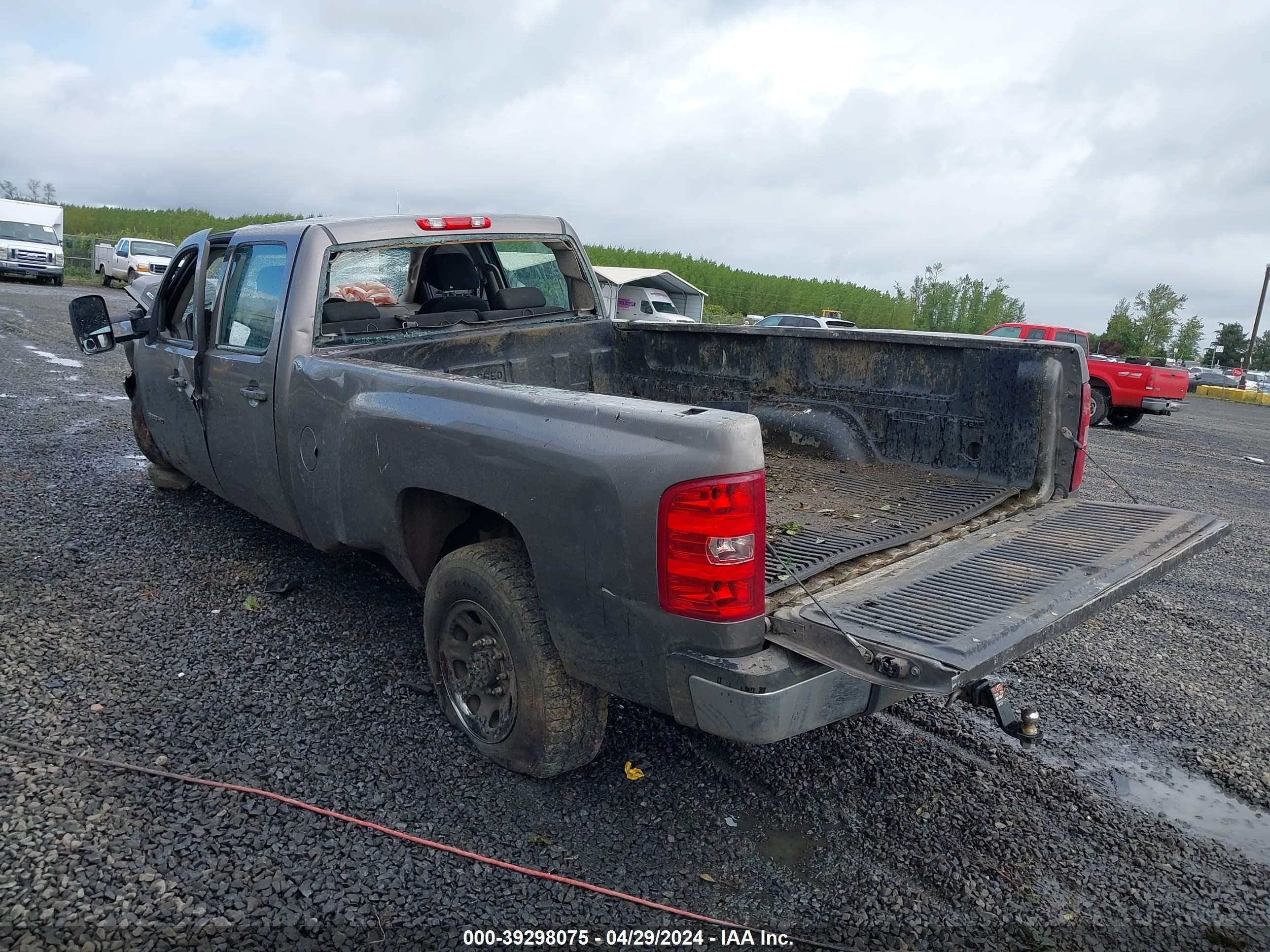 Photo 2 VIN: 1GC4CZCG1DF240876 - CHEVROLET SILVERADO 