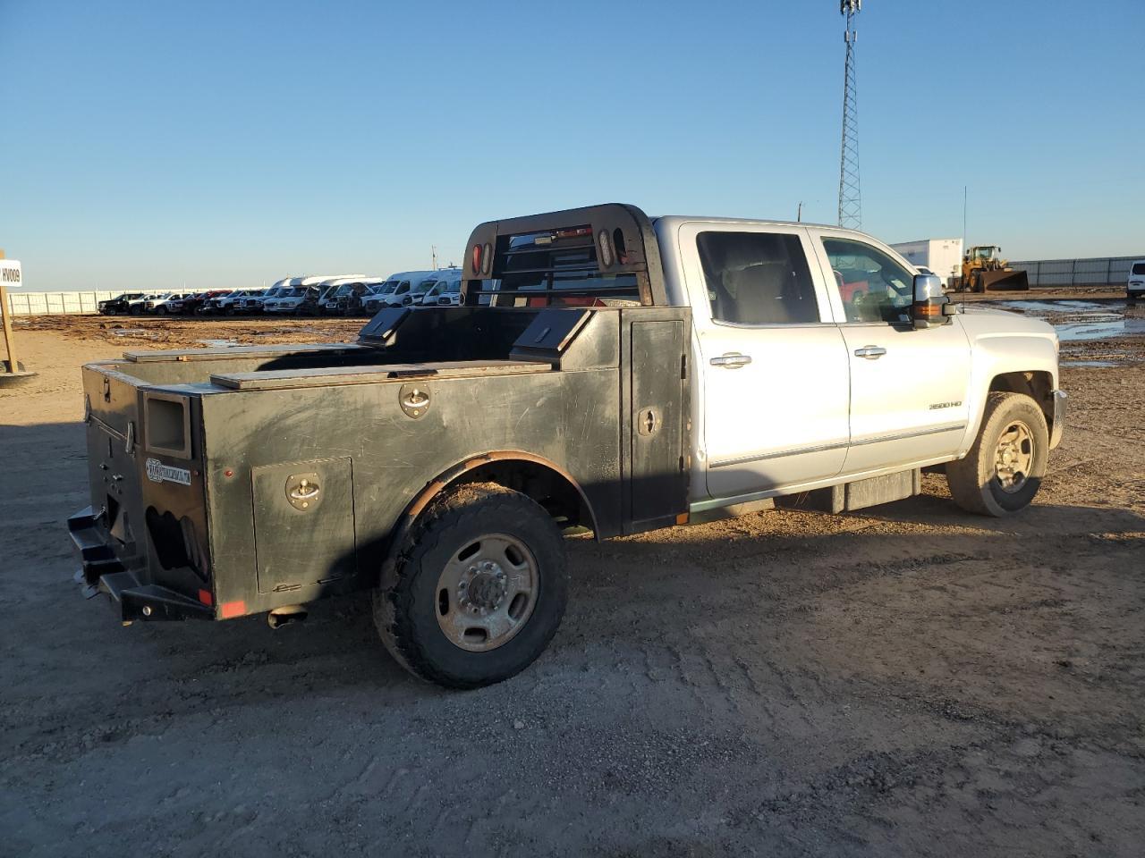 Photo 2 VIN: 1GC4K0C81GF172719 - CHEVROLET SILVERADO 