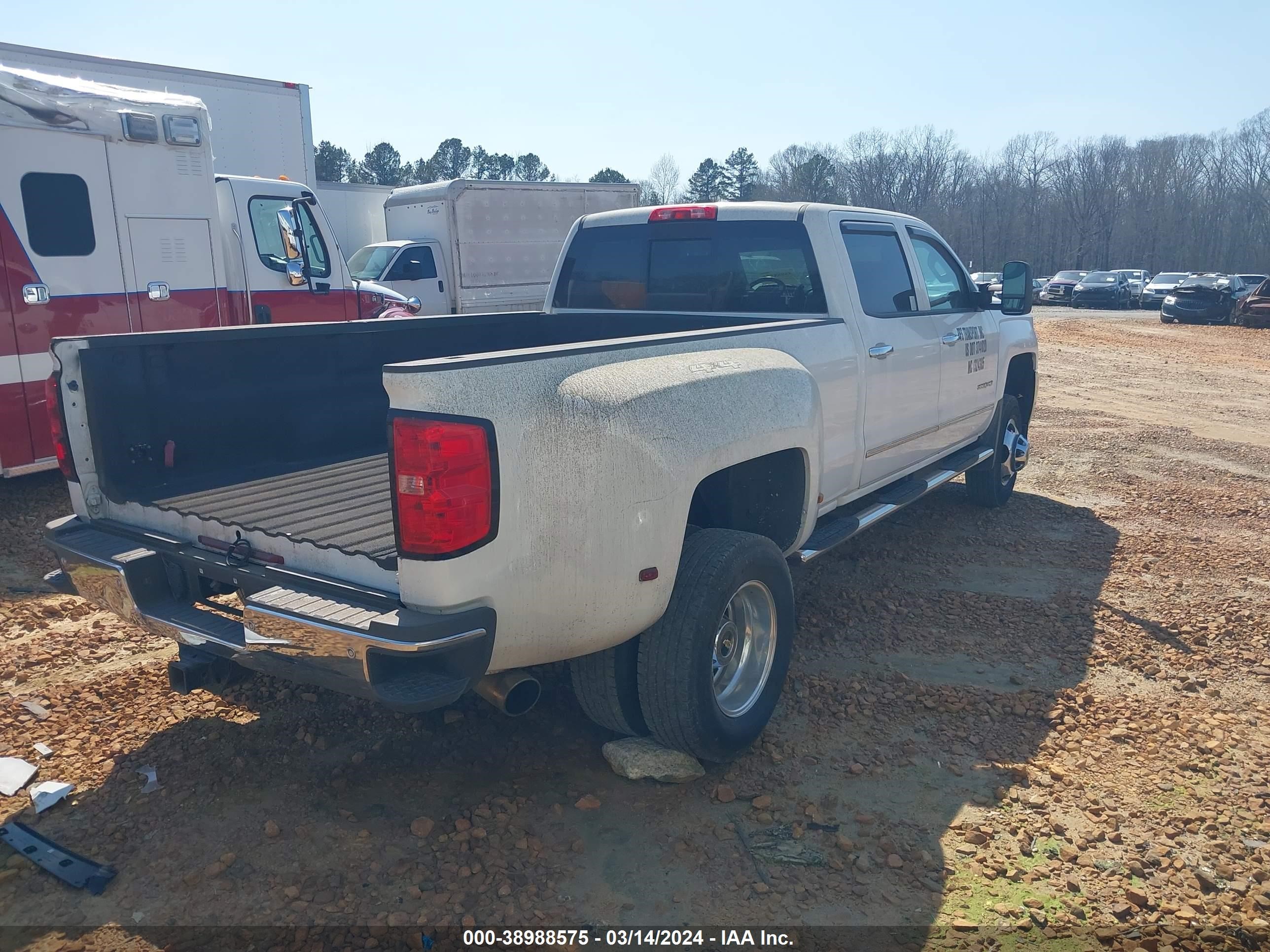 Photo 3 VIN: 1GC4K0C83FF194705 - CHEVROLET SILVERADO 