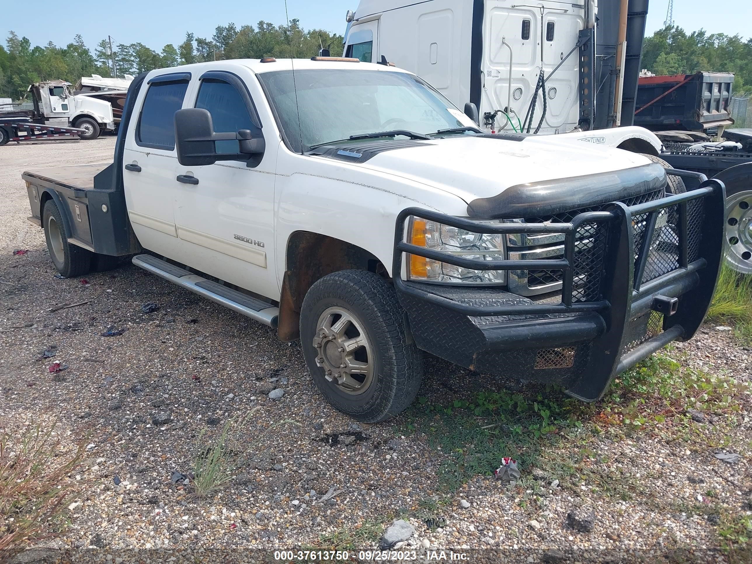 Photo 1 VIN: 1GC4K0C86CF244136 - CHEVROLET SILVERADO 