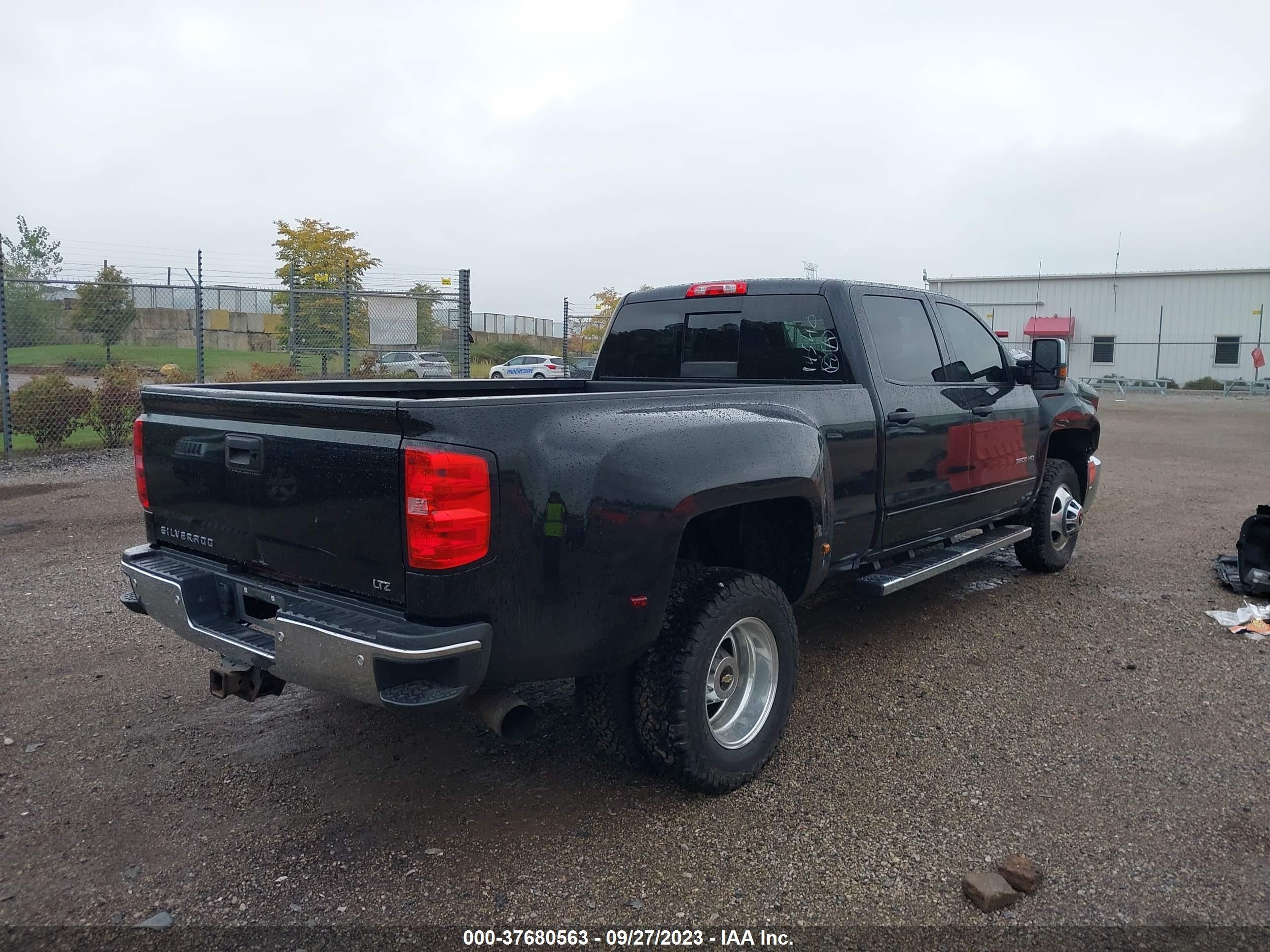 Photo 3 VIN: 1GC4K0E87GF267296 - CHEVROLET SILVERADO 