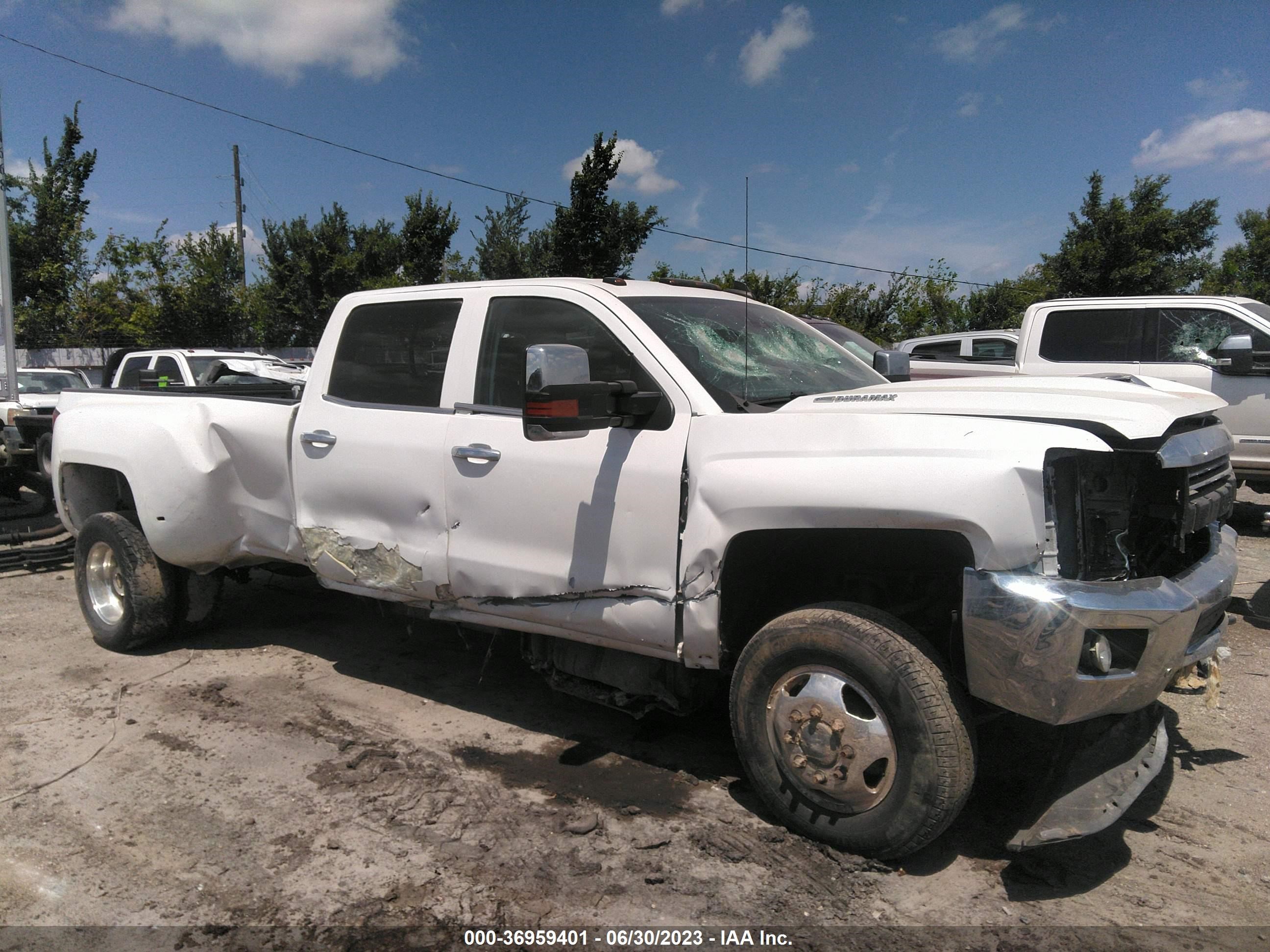 Photo 11 VIN: 1GC4K0EYXJF219329 - CHEVROLET SILVERADO 