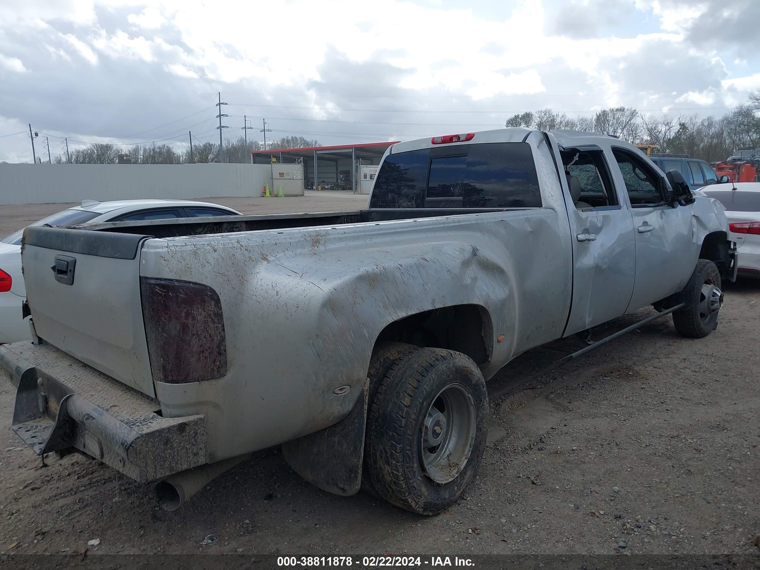 Photo 3 VIN: 1GC4K1C84BF164144 - CHEVROLET SILVERADO 