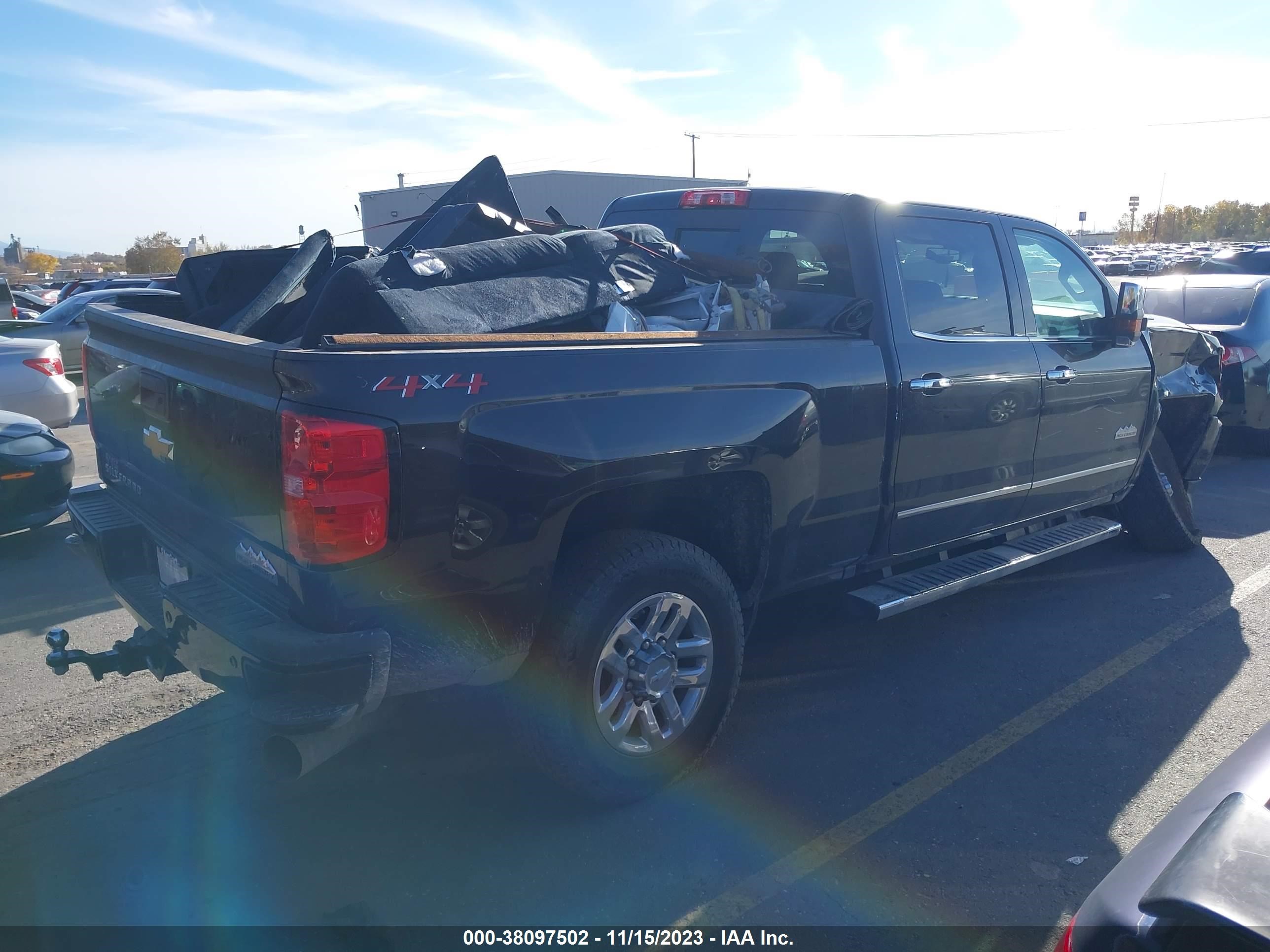 Photo 3 VIN: 1GC4K1EY6JF143730 - CHEVROLET SILVERADO 