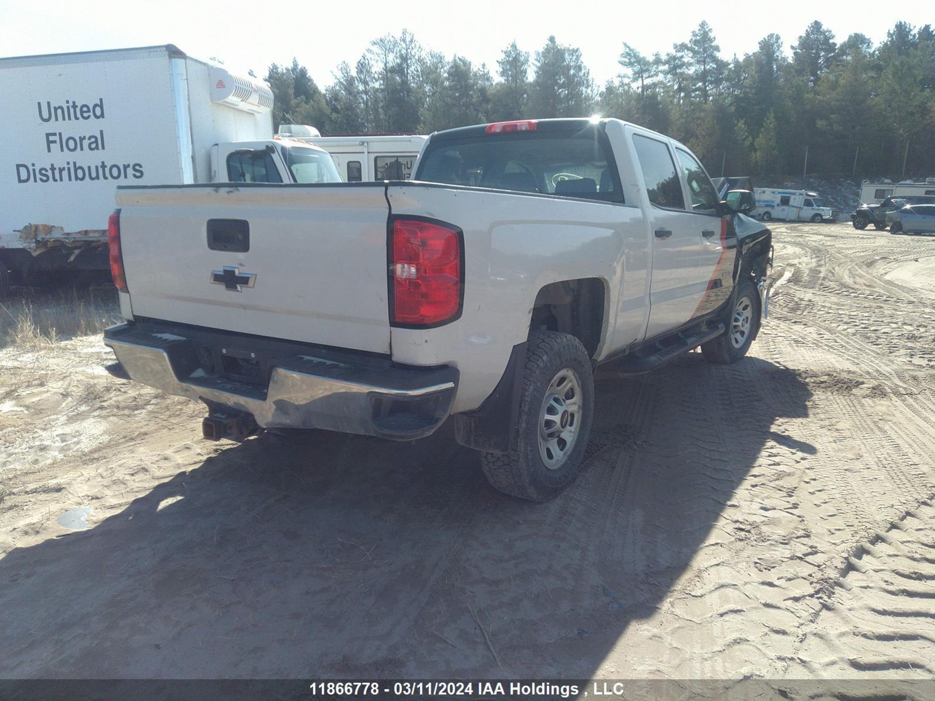 Photo 3 VIN: 1GC4KVCY3KF224096 - CHEVROLET SILVERADO 