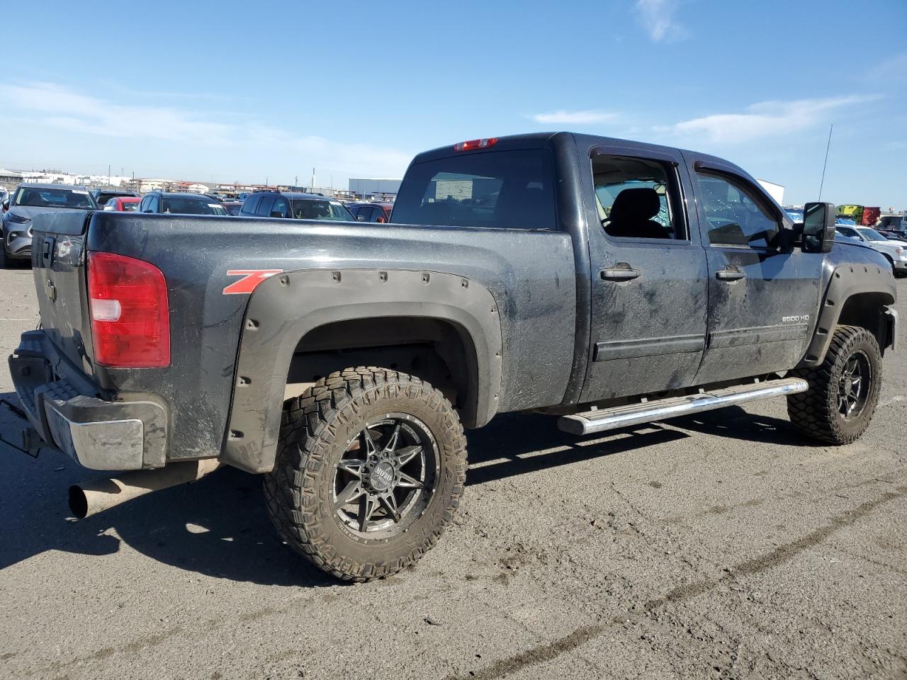 Photo 2 VIN: 1GC4KXB60AF125570 - CHEVROLET SILVERADO 