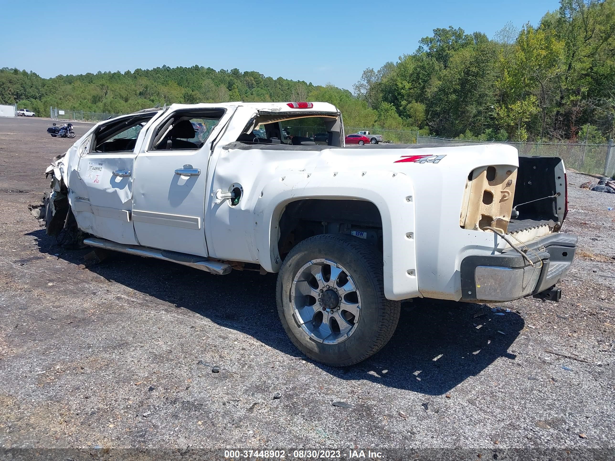 Photo 2 VIN: 1GC4KXB60AF132227 - CHEVROLET SILVERADO 