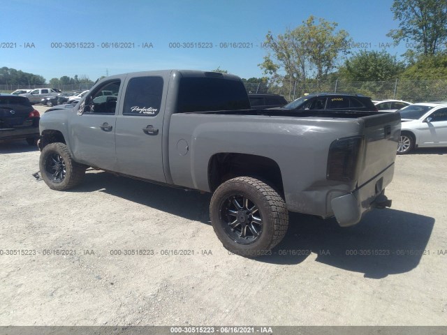 Photo 2 VIN: 1GC4KXB68AF121749 - CHEVROLET SILVERADO 2500HD 