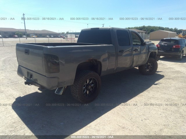 Photo 3 VIN: 1GC4KXB68AF121749 - CHEVROLET SILVERADO 2500HD 