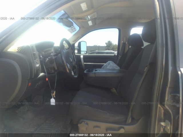 Photo 4 VIN: 1GC4KXBG0AF139879 - CHEVROLET SILVERADO 2500HD 