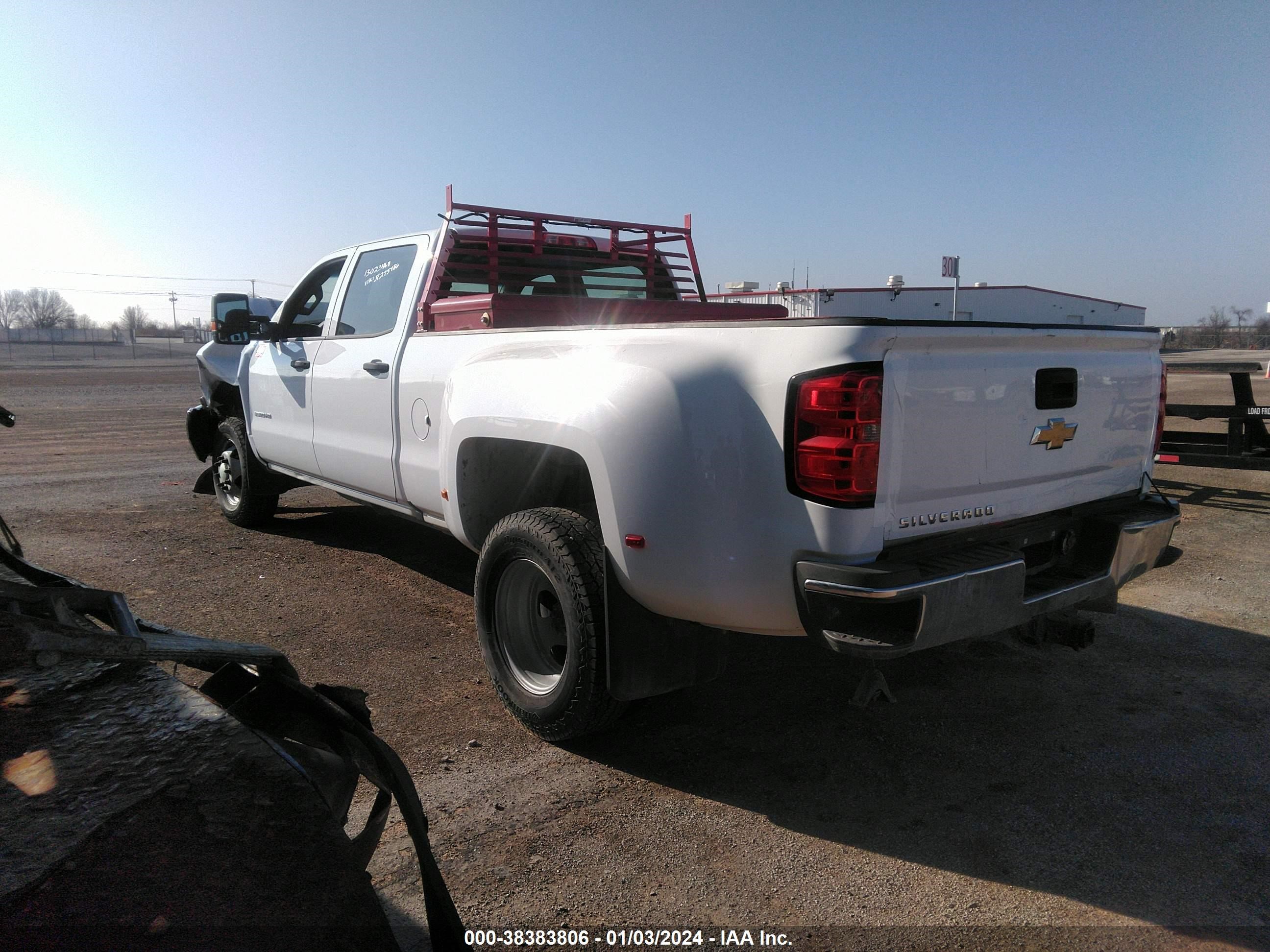 Photo 2 VIN: 1GC4KYCY5JF275986 - CHEVROLET SILVERADO 