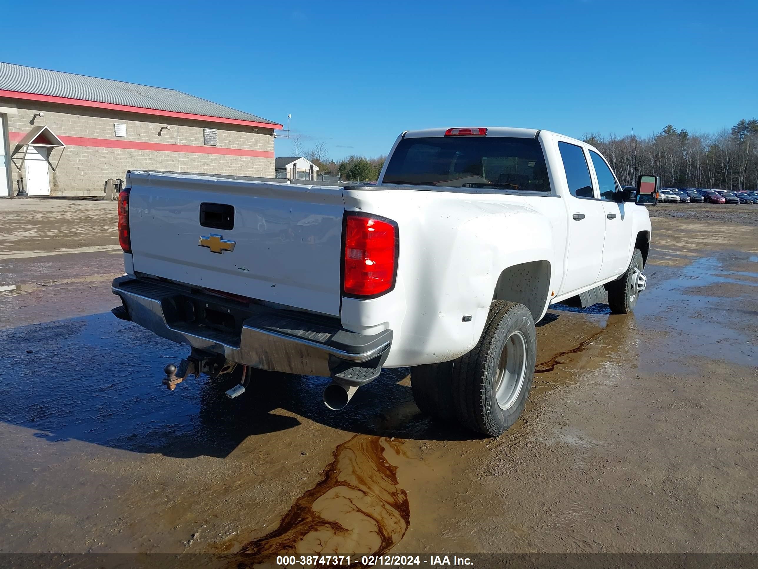 Photo 3 VIN: 1GC4KYCYXJF235743 - CHEVROLET SILVERADO 