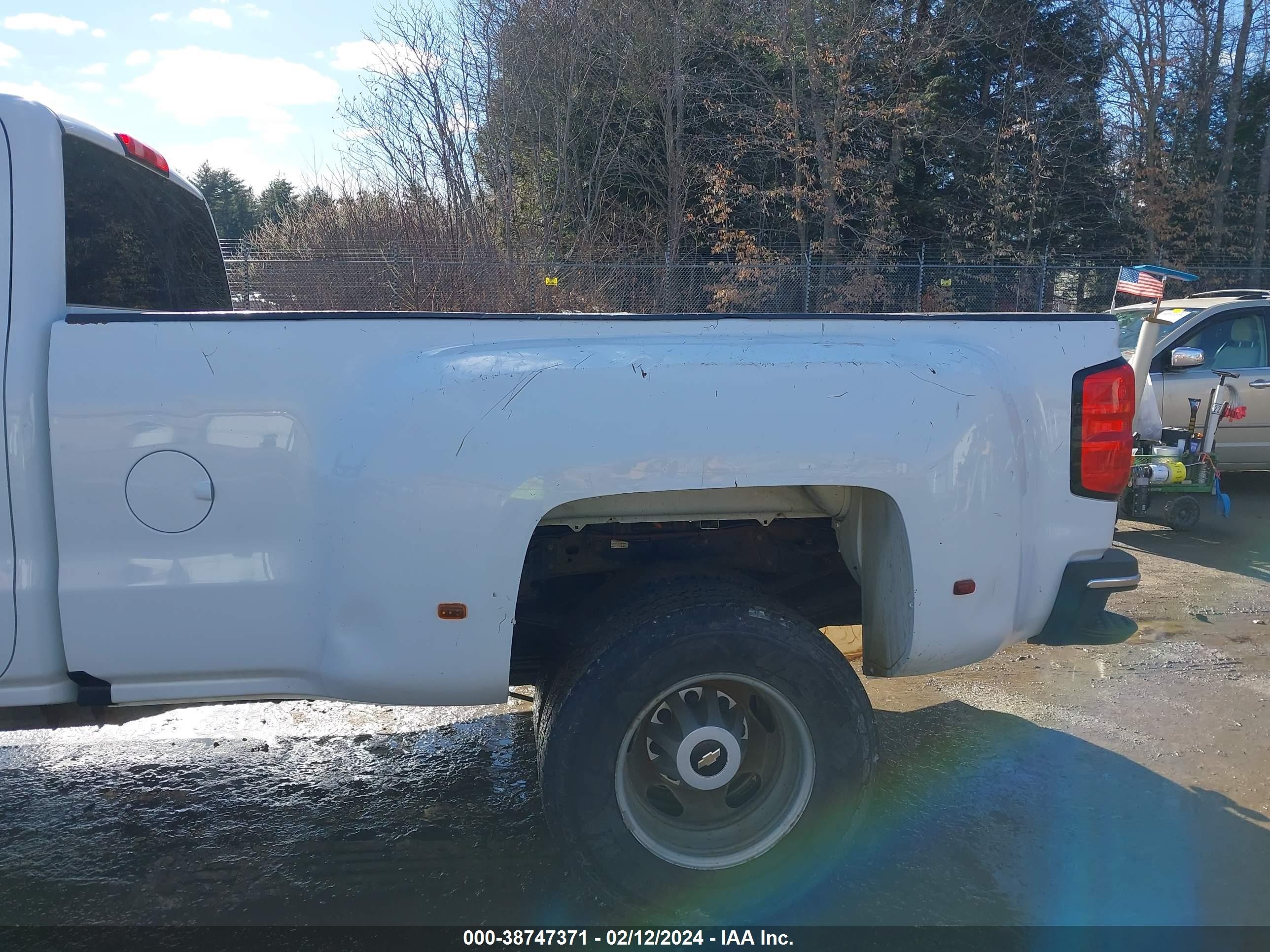 Photo 6 VIN: 1GC4KYCYXJF235743 - CHEVROLET SILVERADO 