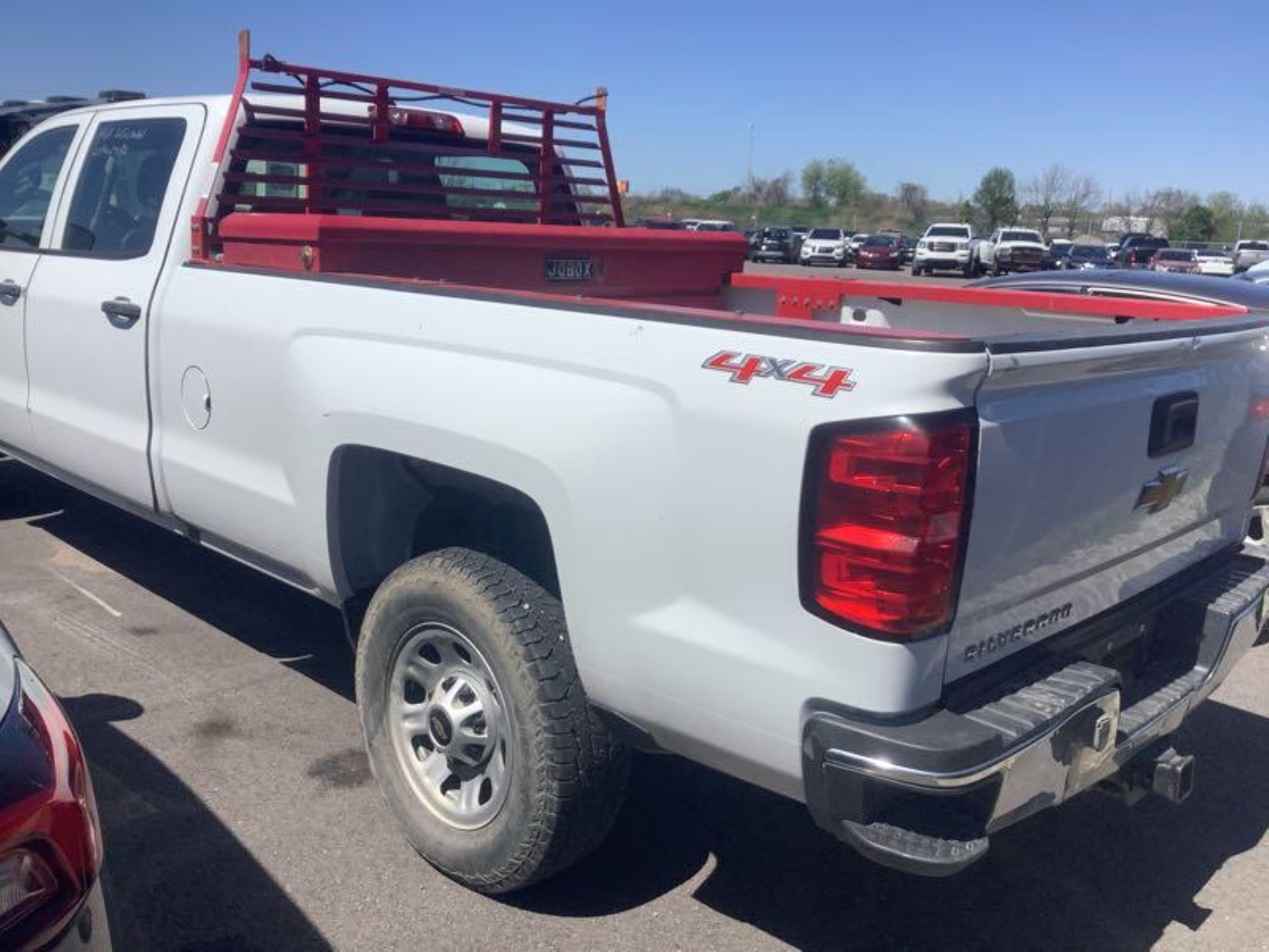 Photo 3 VIN: 1GC4KYEY9JF241076 - CHEVROLET SILVERADO 