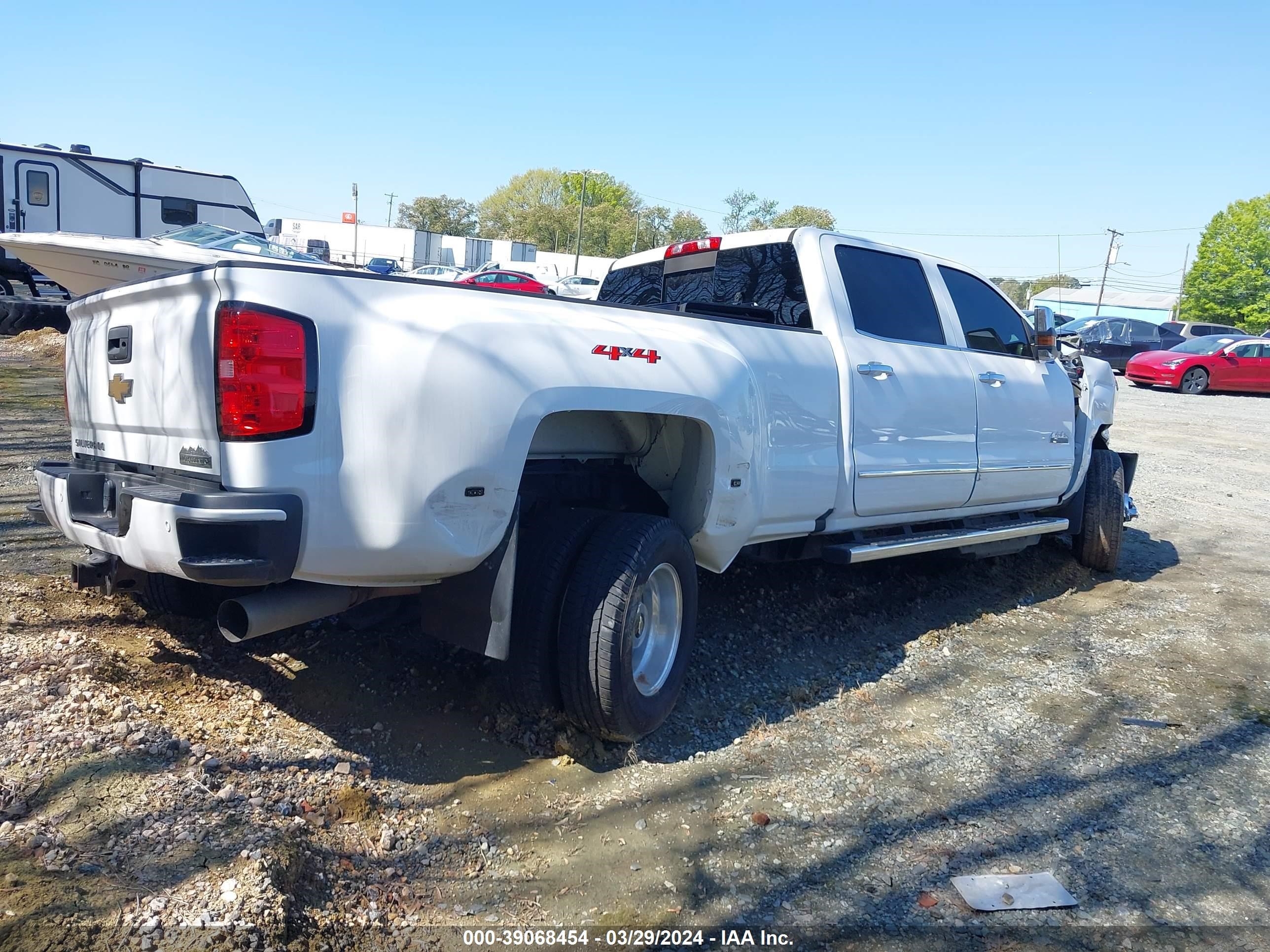 Photo 3 VIN: 1GC4KYEYXKF216737 - CHEVROLET SILVERADO 