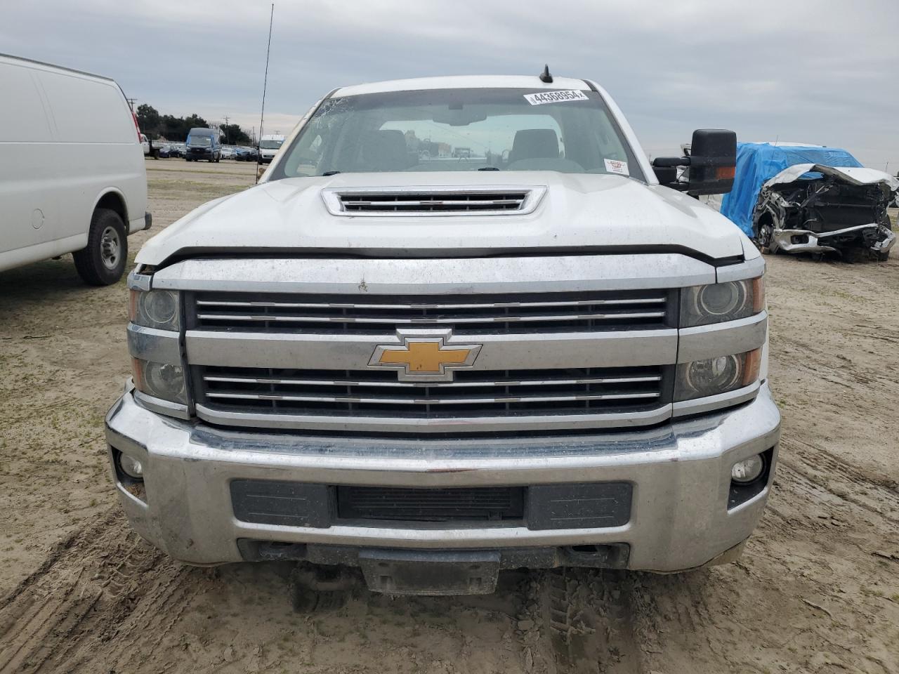 Photo 4 VIN: 1GC4KZCYXJF252550 - CHEVROLET SILVERADO 