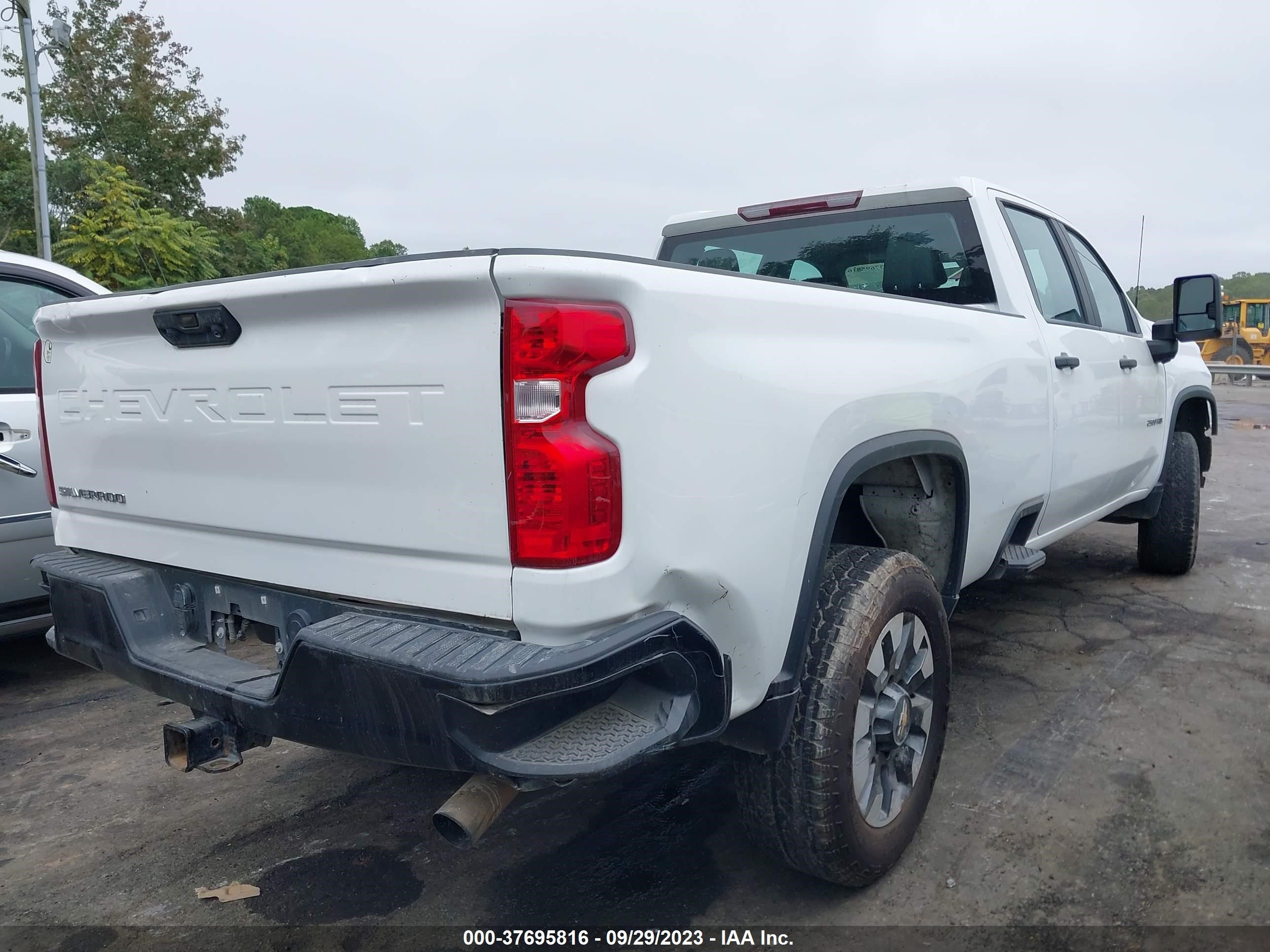 Photo 3 VIN: 1GC4WLE74LF186117 - CHEVROLET SILVERADO 