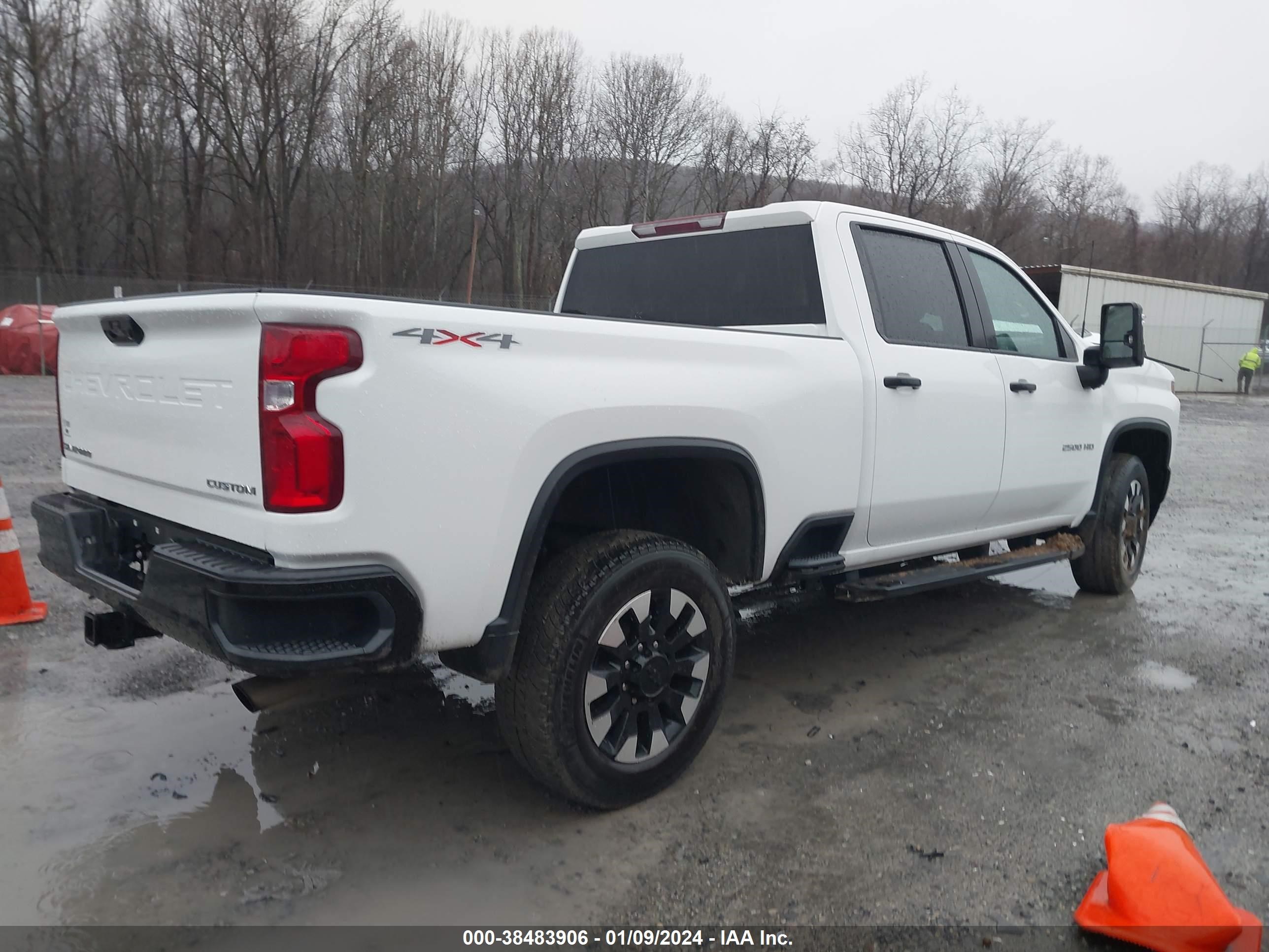 Photo 3 VIN: 1GC4YME75LF122071 - CHEVROLET SILVERADO 