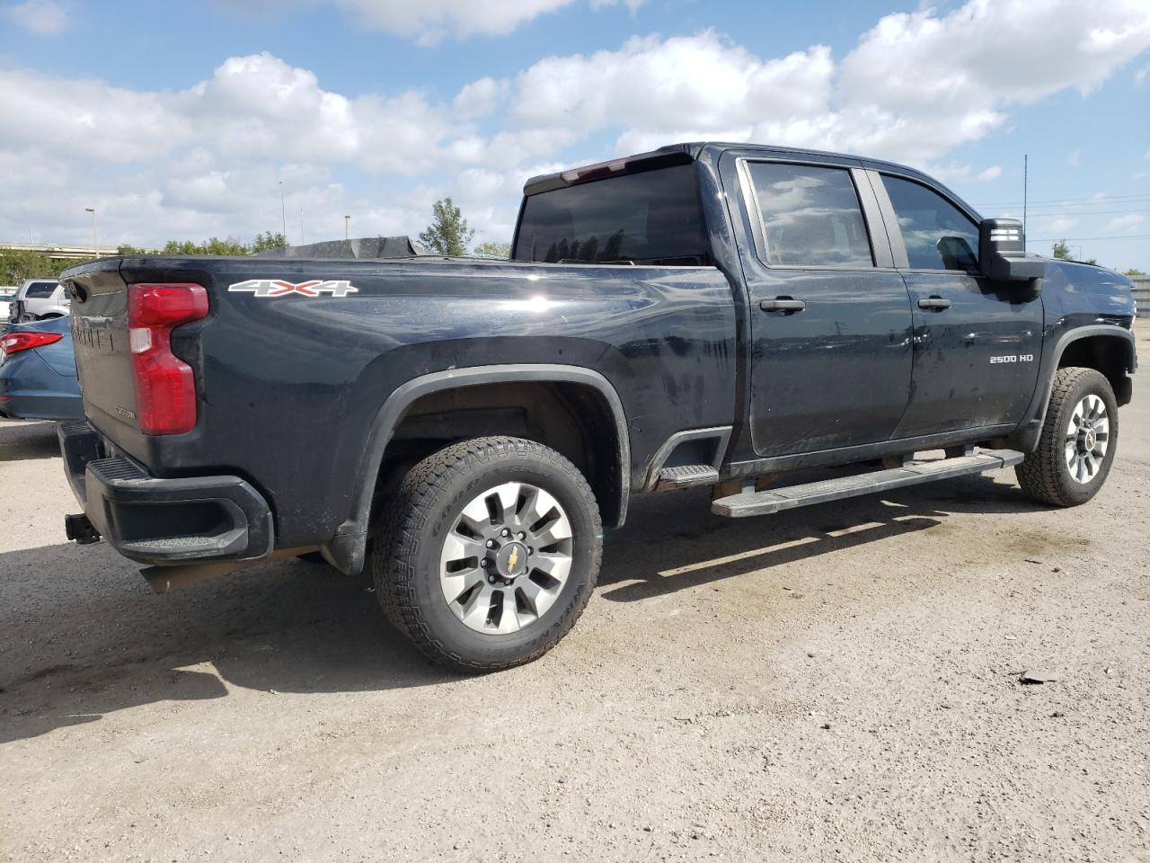 Photo 2 VIN: 1GC4YME76NF203521 - CHEVROLET SILVERADO 