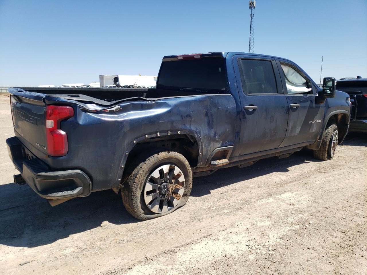 Photo 2 VIN: 1GC4YME78MF260785 - CHEVROLET SILVERADO 