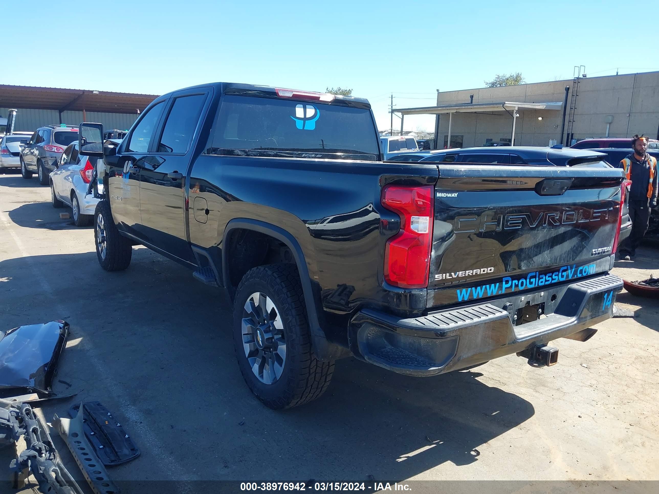 Photo 2 VIN: 1GC4YME7XMF241641 - CHEVROLET SILVERADO 