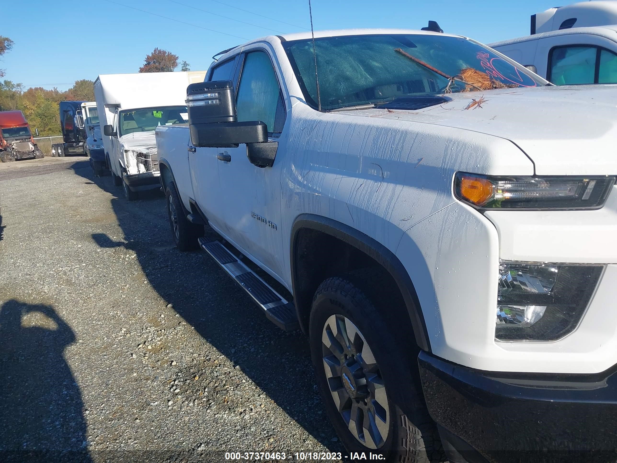 Photo 1 VIN: 1GC4YME7XPF150017 - CHEVROLET SILVERADO 