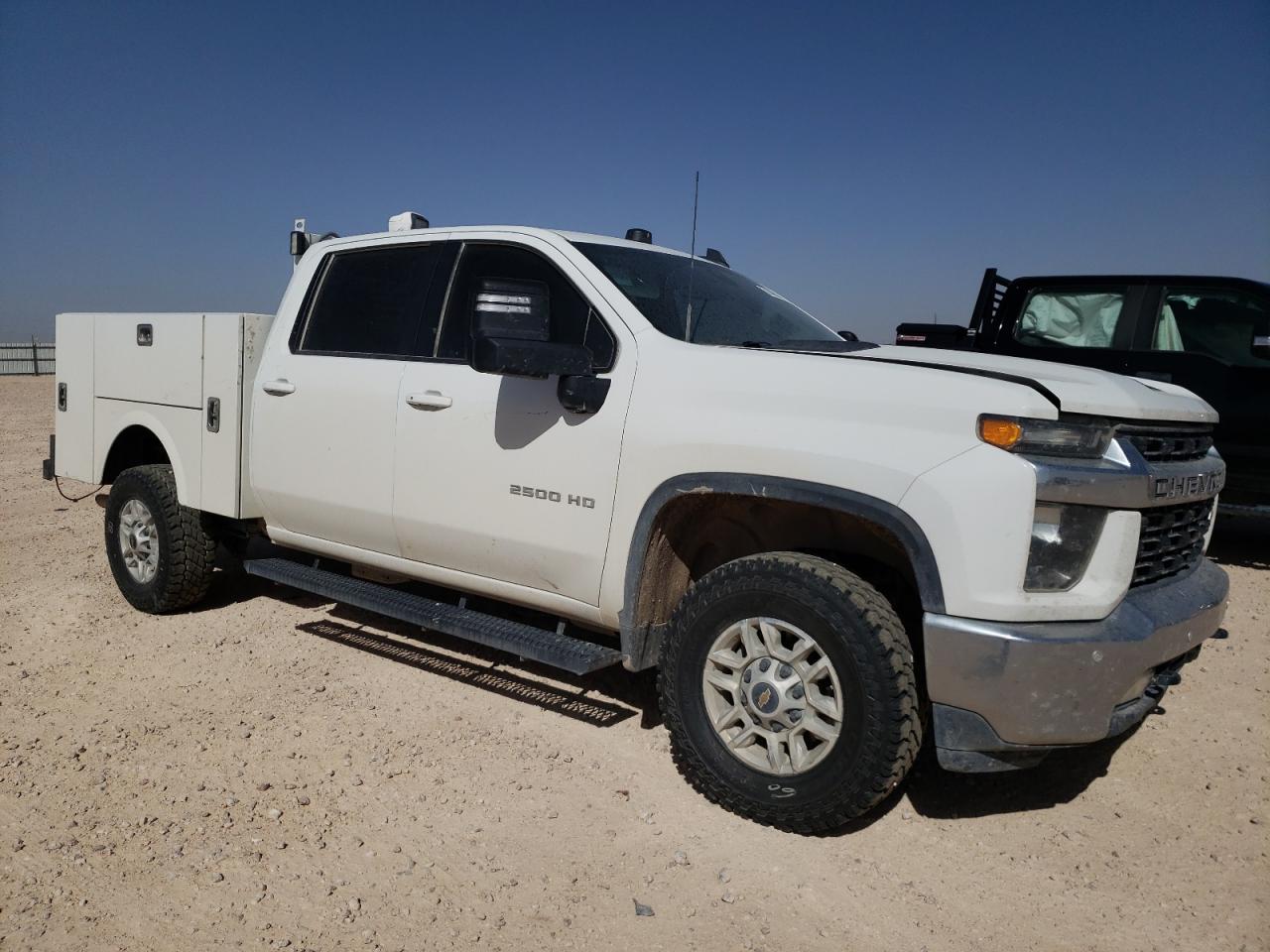 Photo 3 VIN: 1GC4YNE77MF152471 - CHEVROLET SILVERADO 