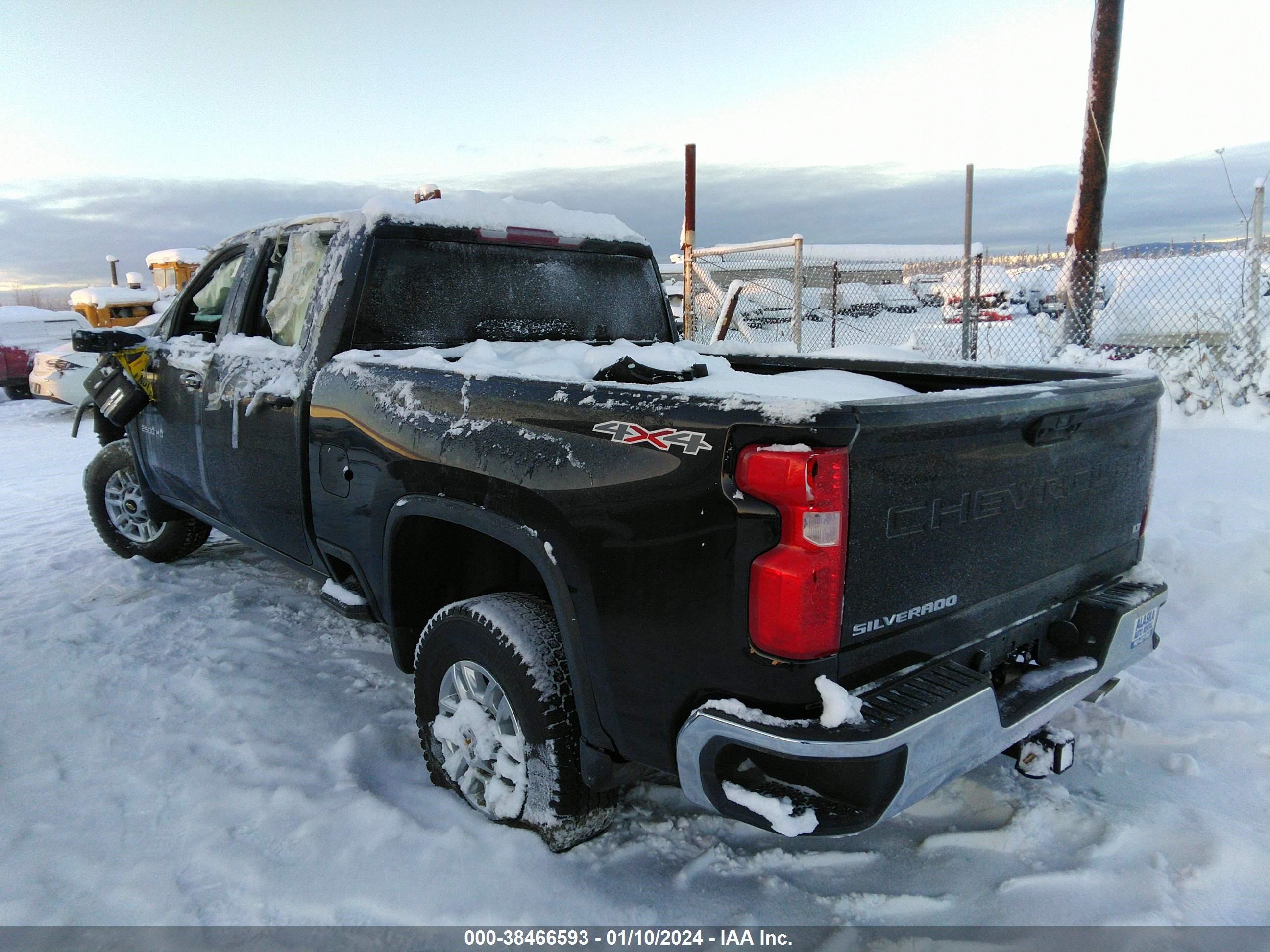 Photo 2 VIN: 1GC4YNE7XNF163336 - CHEVROLET SILVERADO 